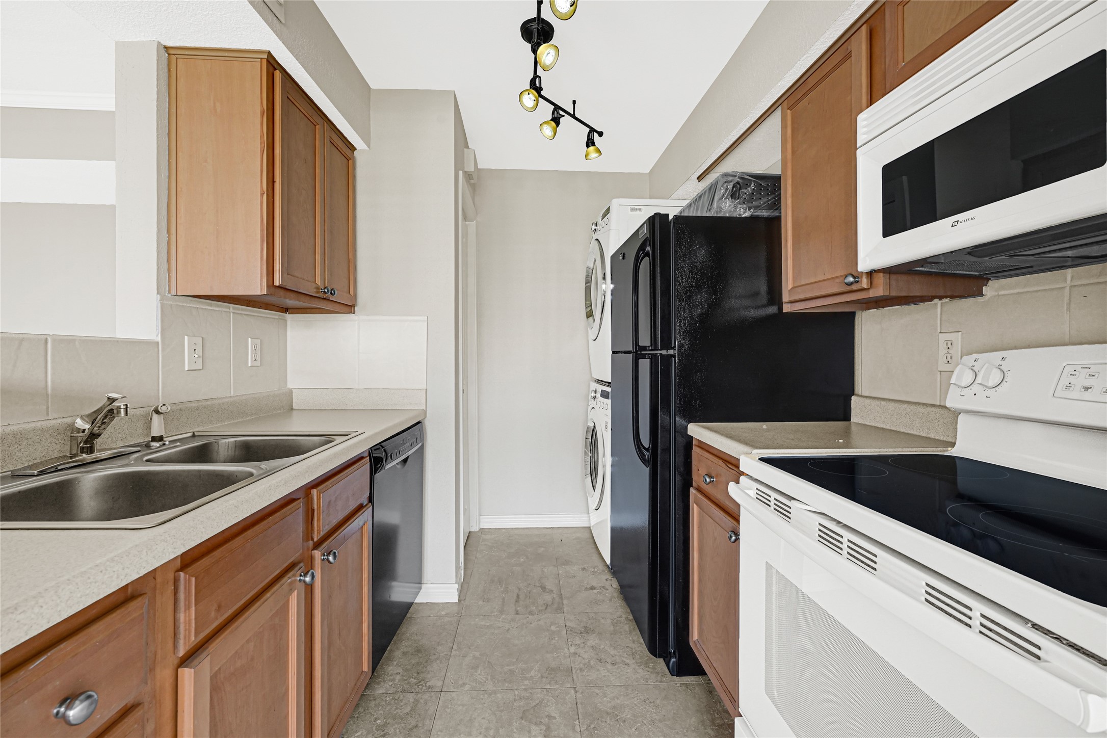 4011 Nasa Rd 1 406 Property Photo 10