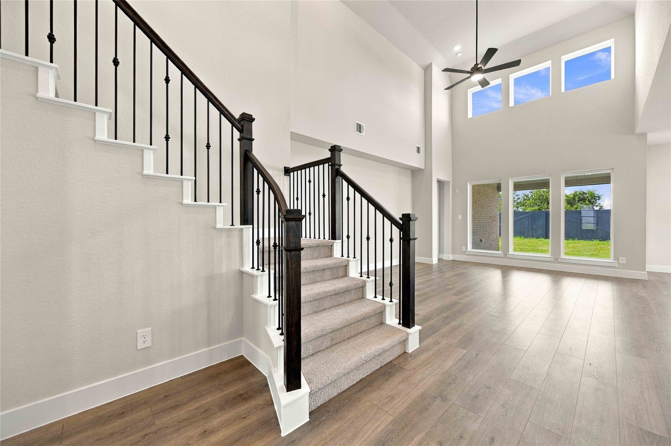 4758 Ara Drive Property Photo 6