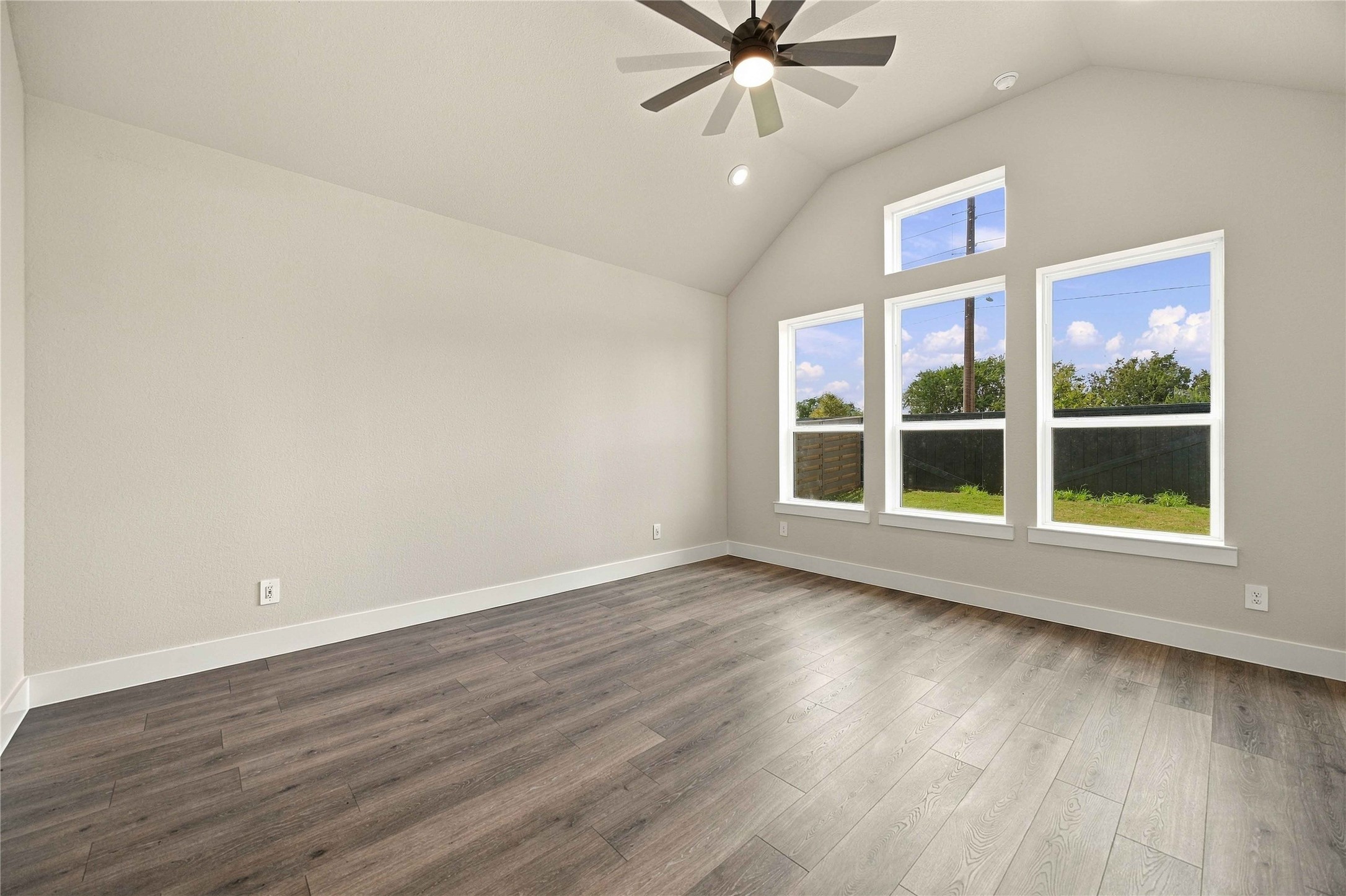 4758 Ara Drive Property Photo 16