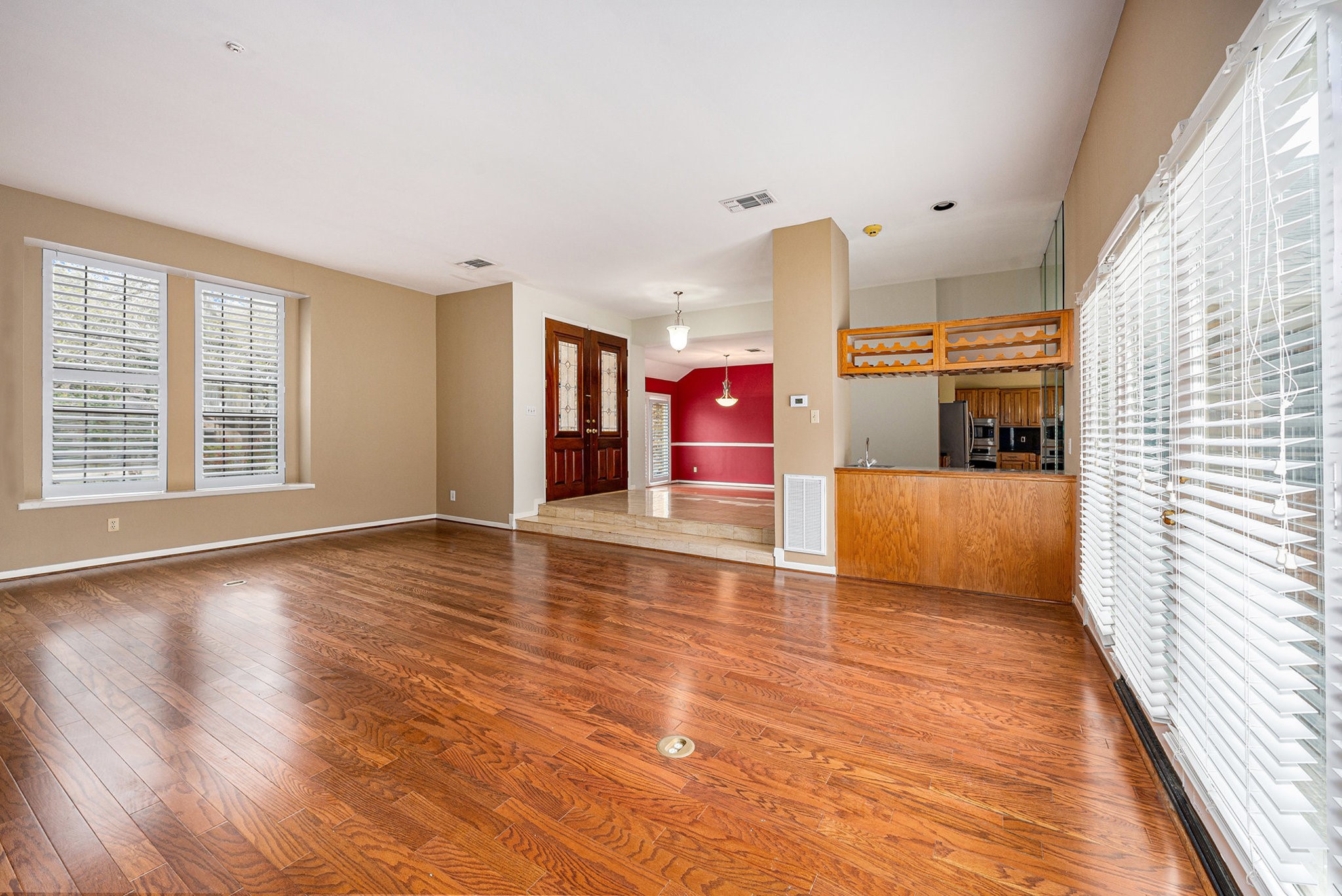 302 Longview Drive Property Photo 3