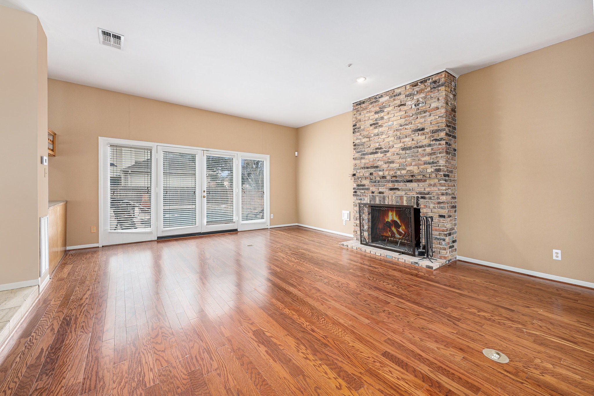 302 Longview Drive Property Photo 4