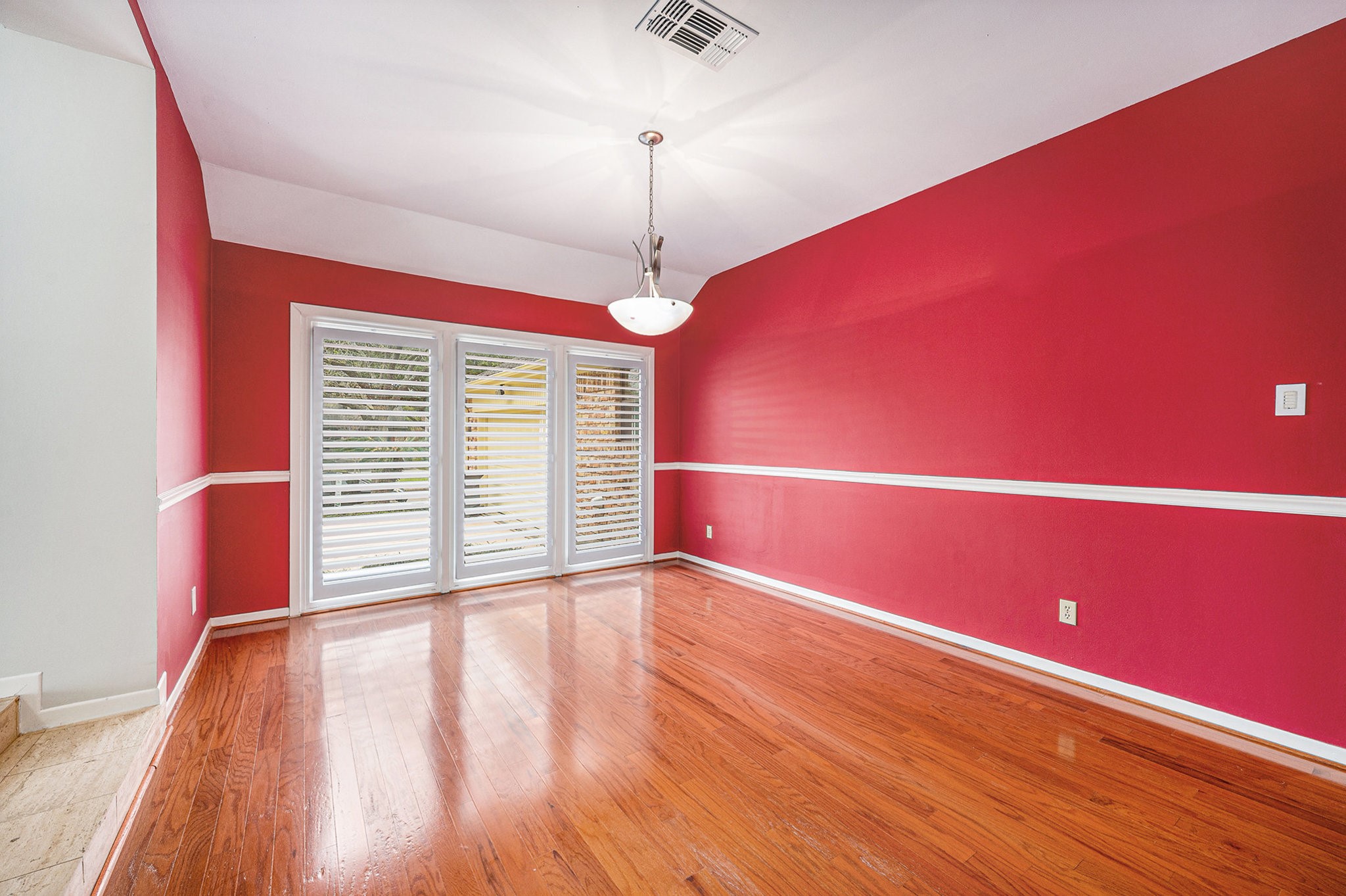 302 Longview Drive Property Photo 5