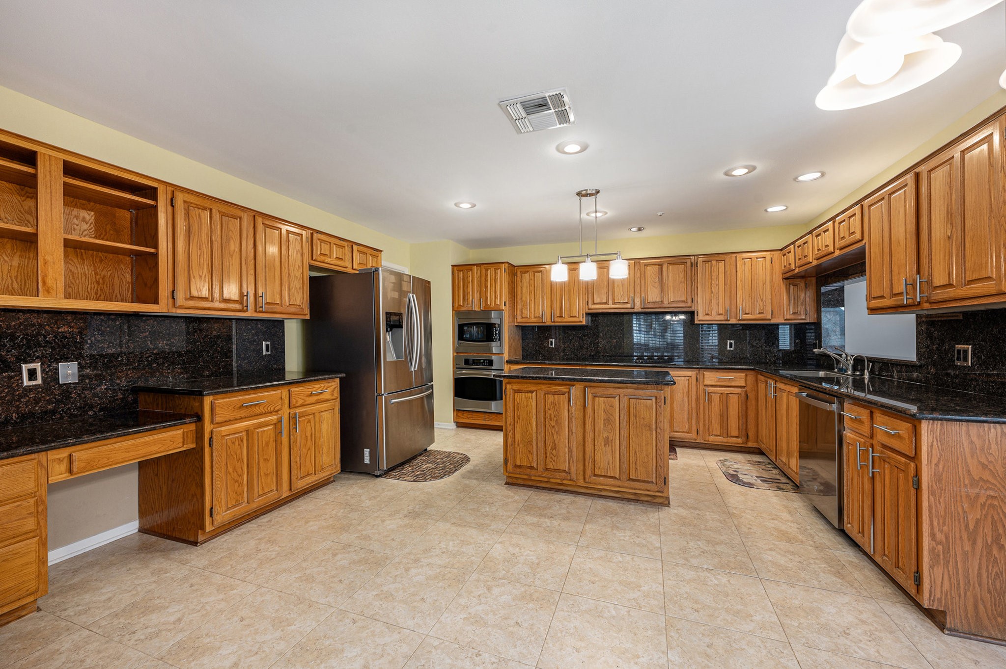 302 Longview Drive Property Photo 6