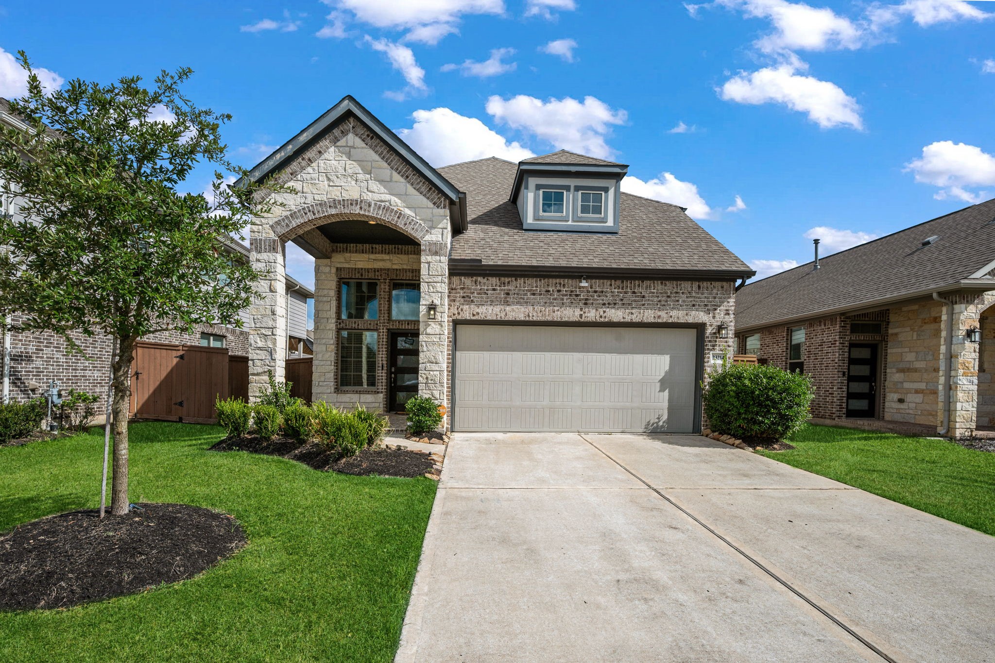 23214 Penstemon Trail Property Photo 1