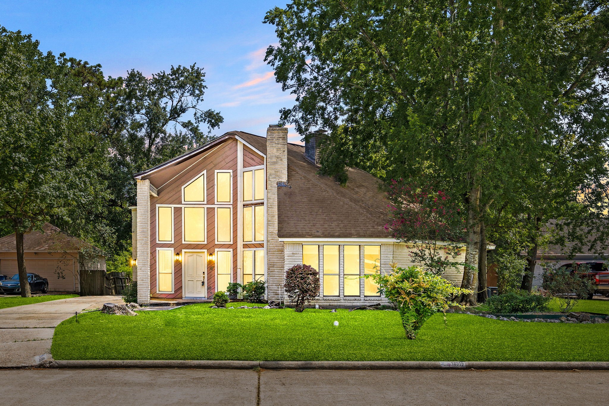 18519 Walden Forest Drive Property Photo 1