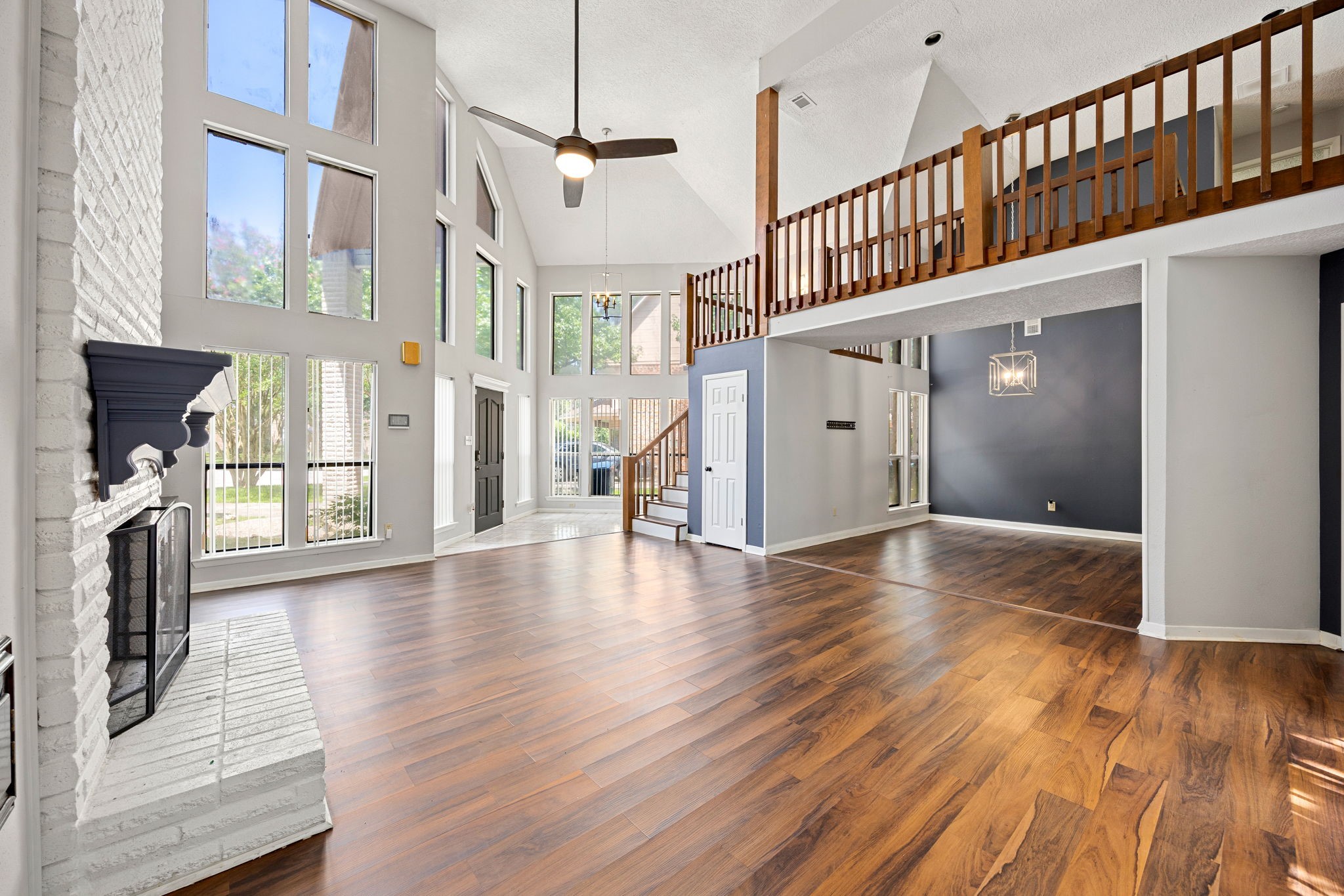 18519 Walden Forest Drive Property Photo 7