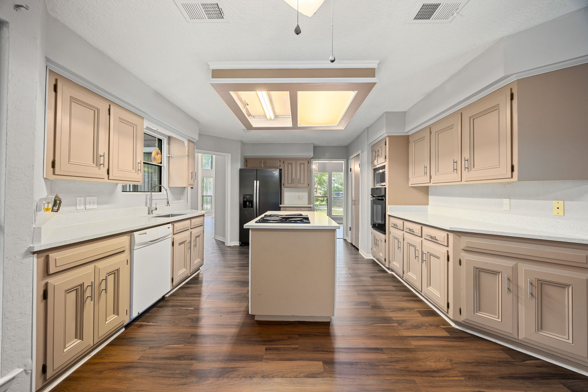 18519 Walden Forest Drive Property Photo 10