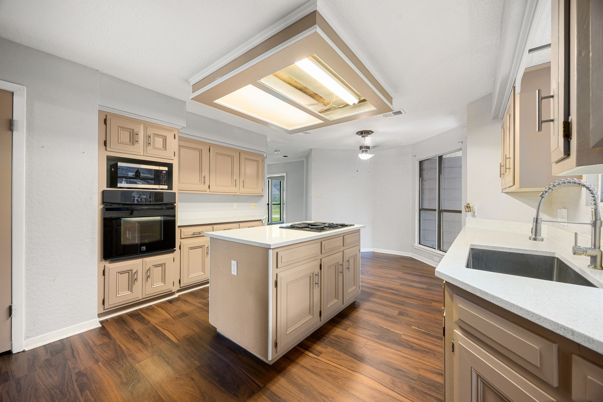 18519 Walden Forest Drive Property Photo 11