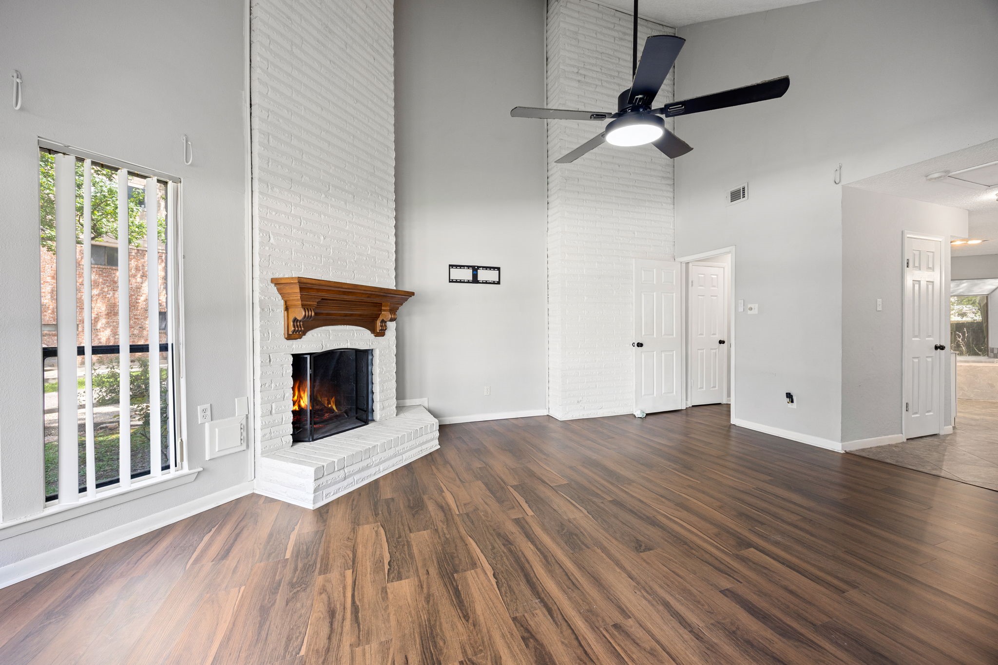 18519 Walden Forest Drive Property Photo 17