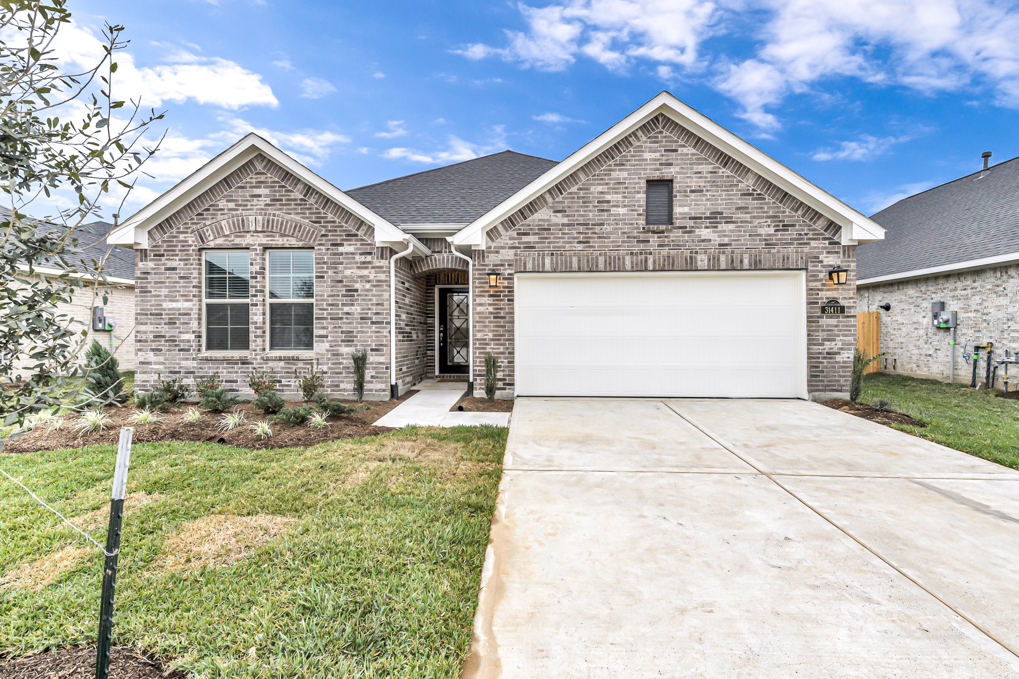 31411 Whitfield Court Property Photo 1