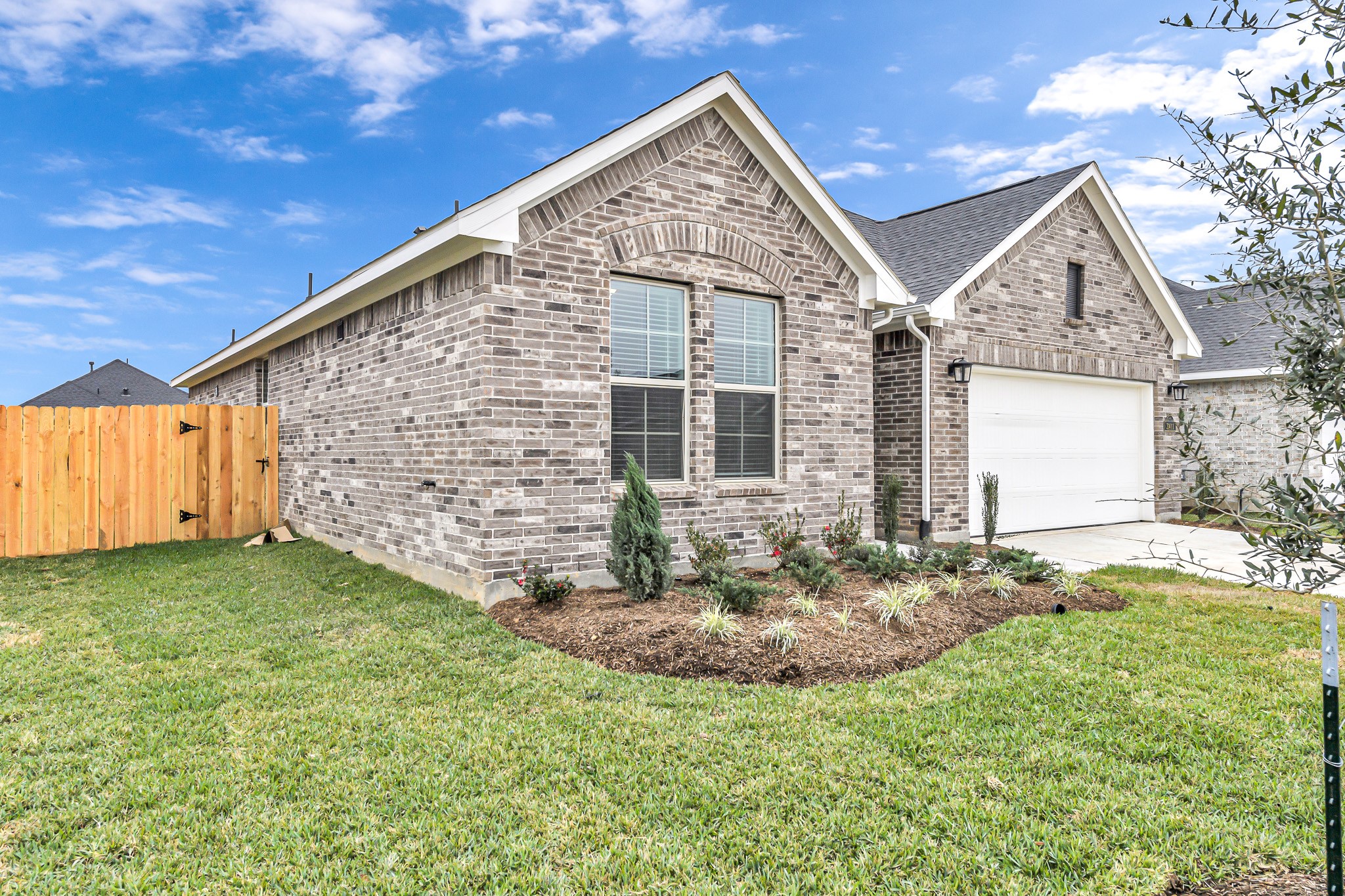 31411 Whitfield Court Property Photo 2