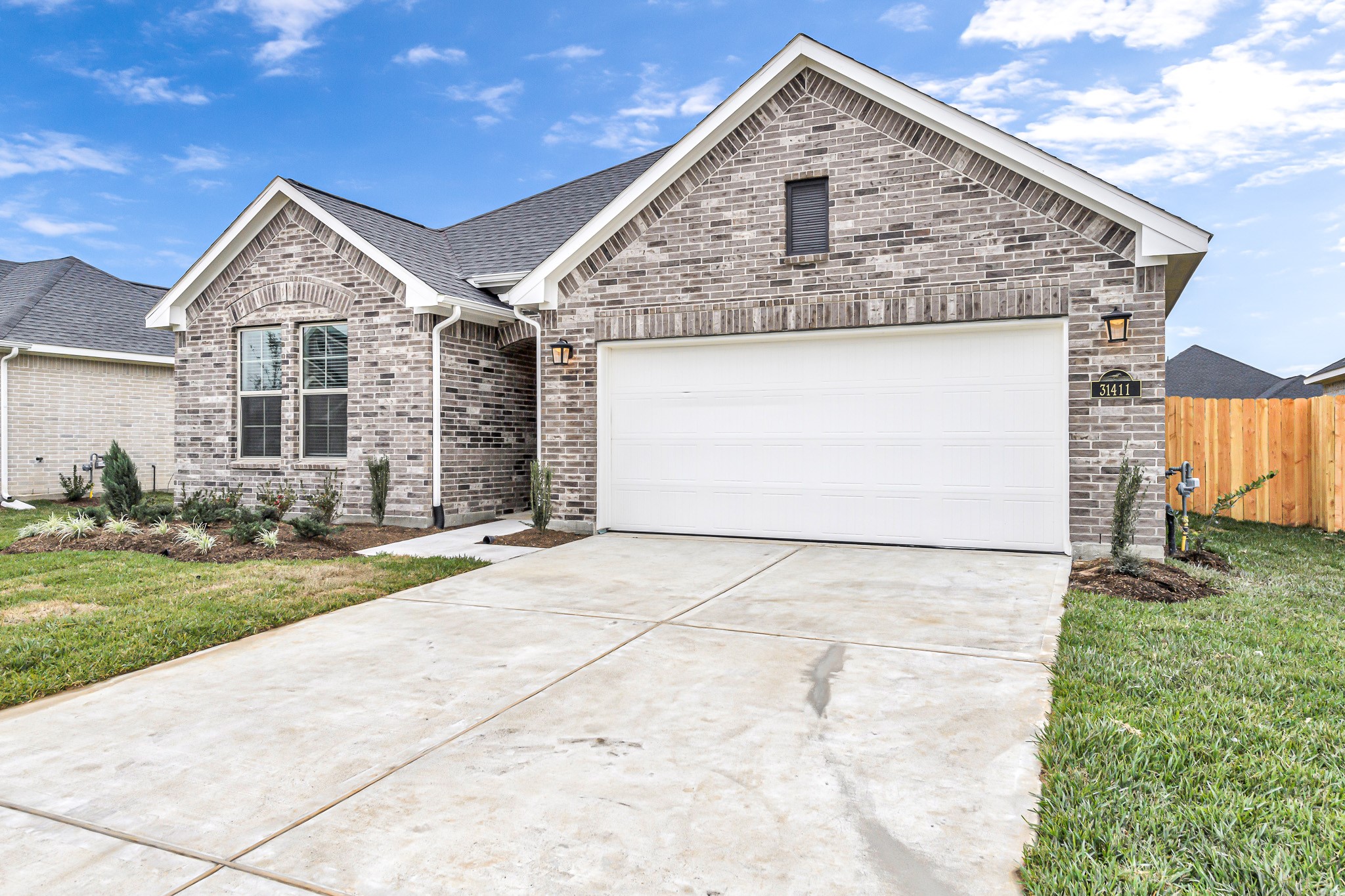 31411 Whitfield Court Property Photo 3