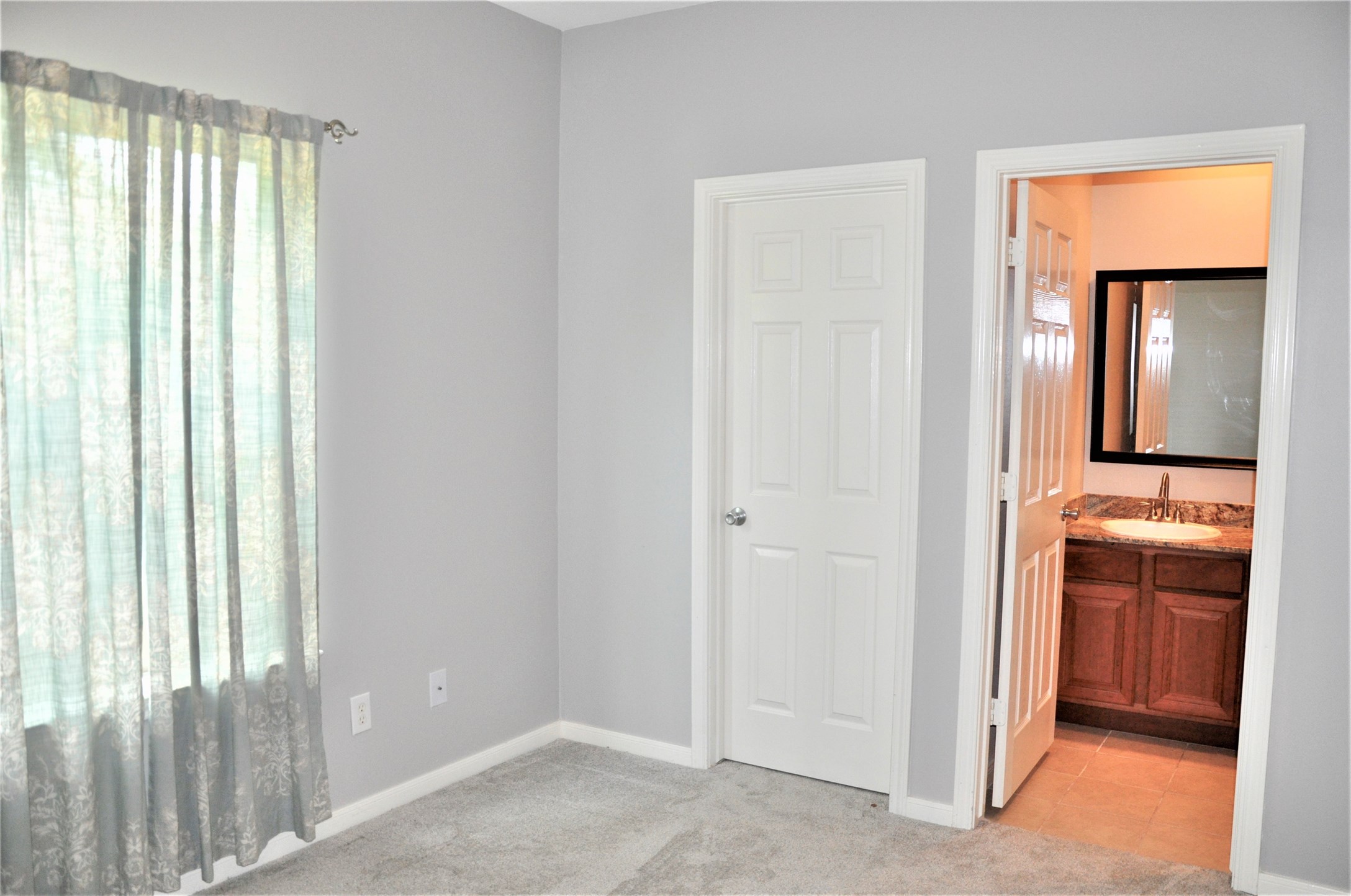 9010 Laverne Park Lane Property Photo 15