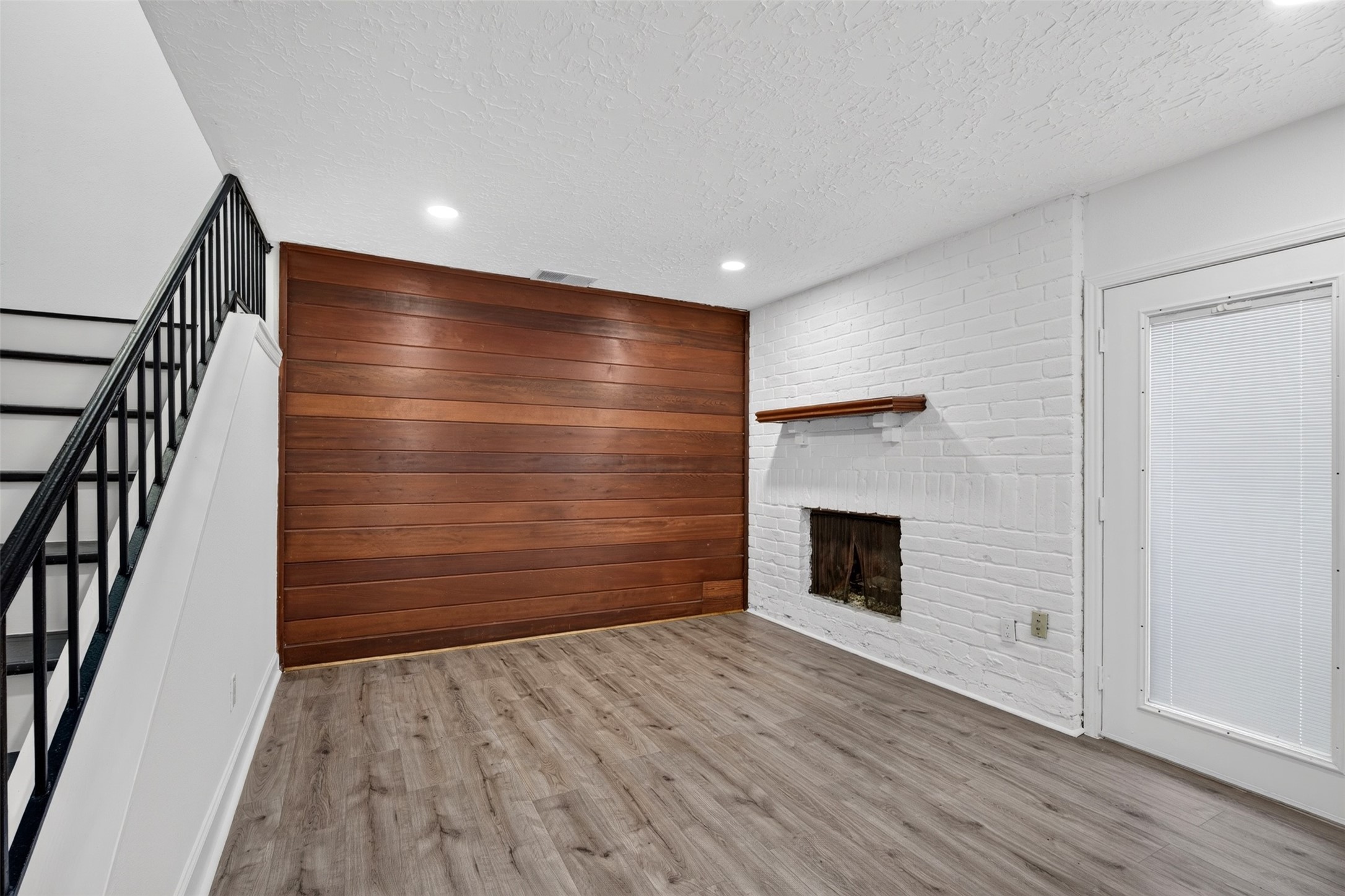 6355 S Briar Bayou Drive Property Photo 3