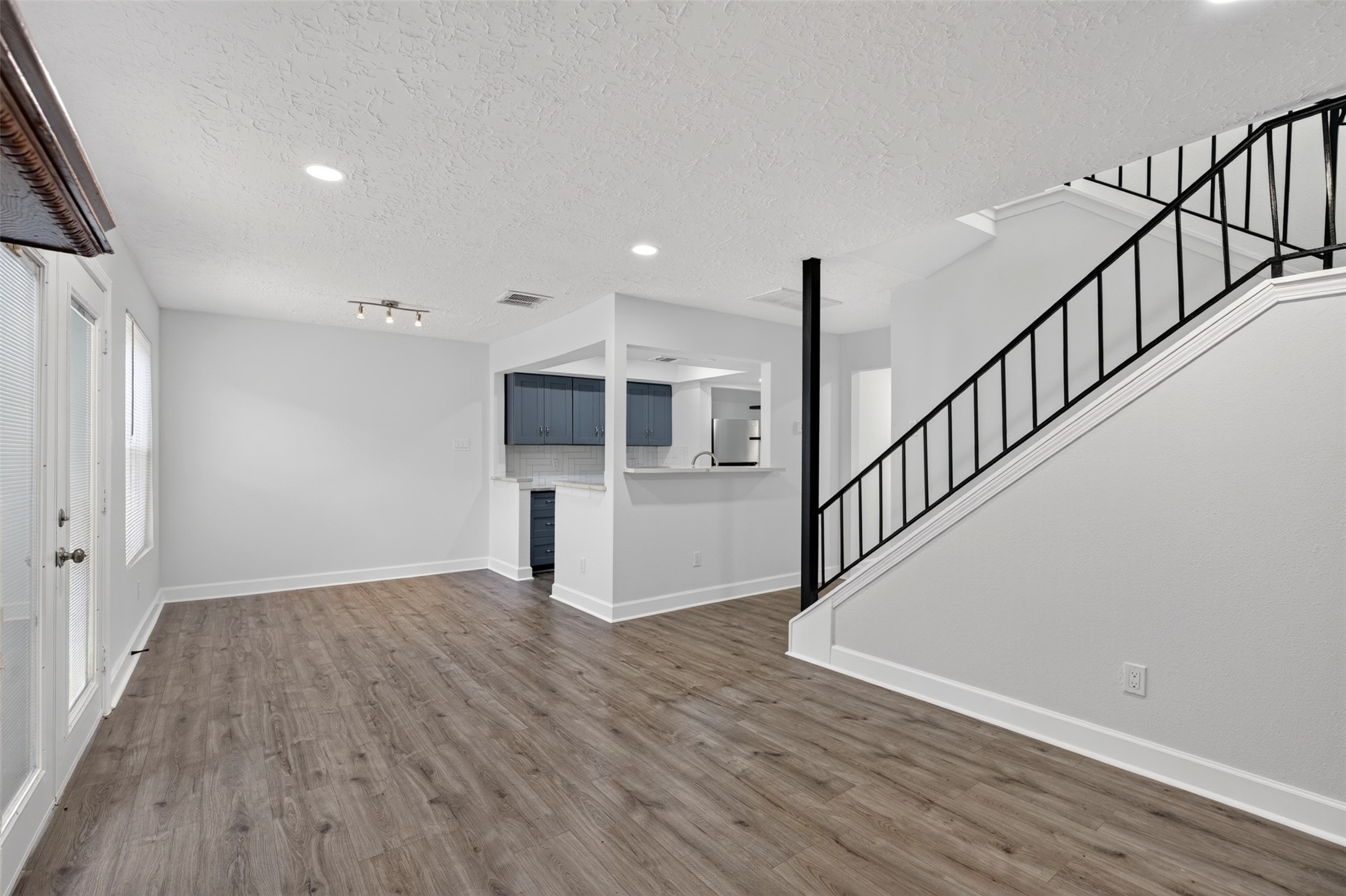 6355 S Briar Bayou Drive Property Photo 7