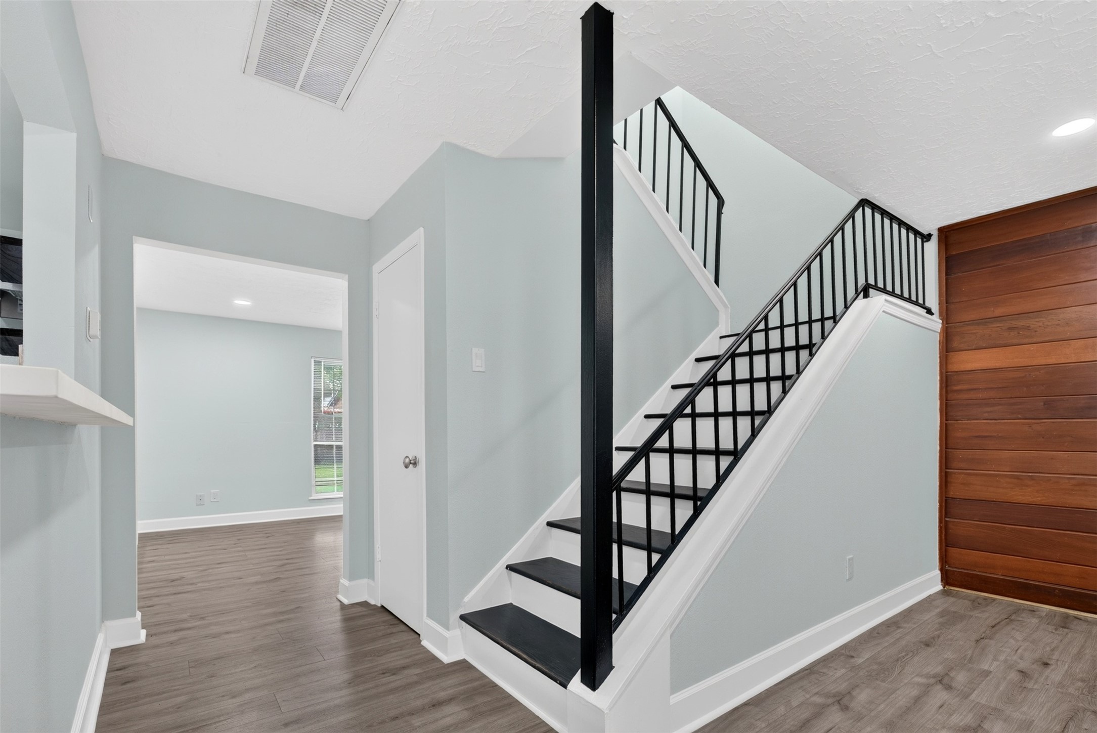 6355 S Briar Bayou Drive Property Photo 8