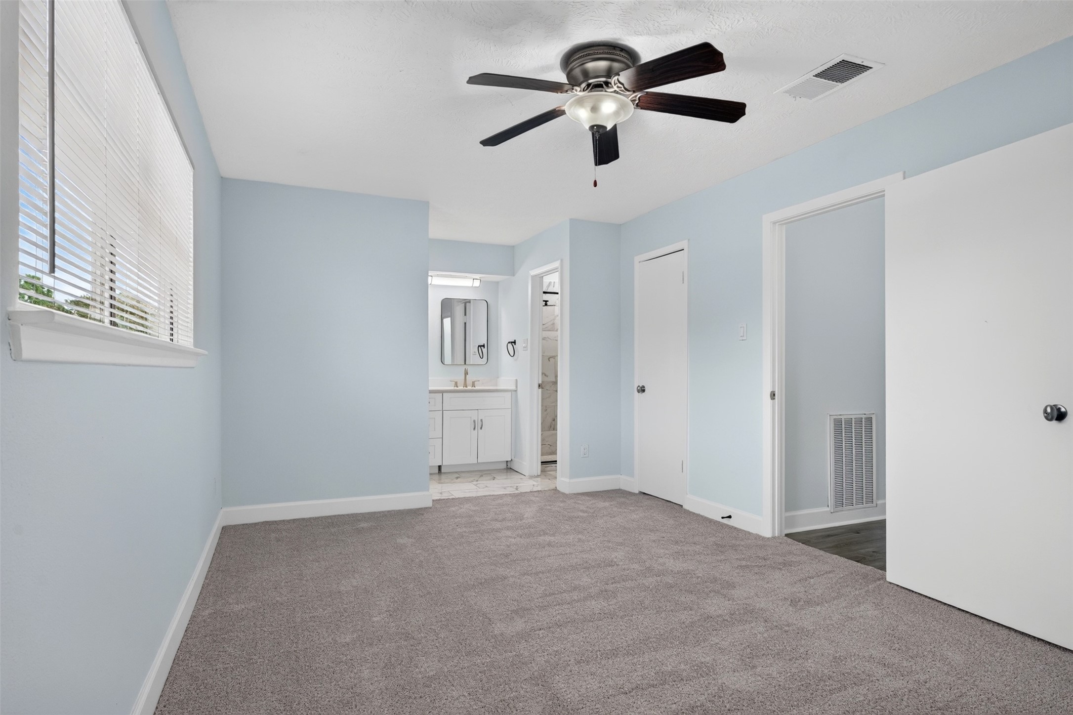 6355 S Briar Bayou Drive Property Photo 16