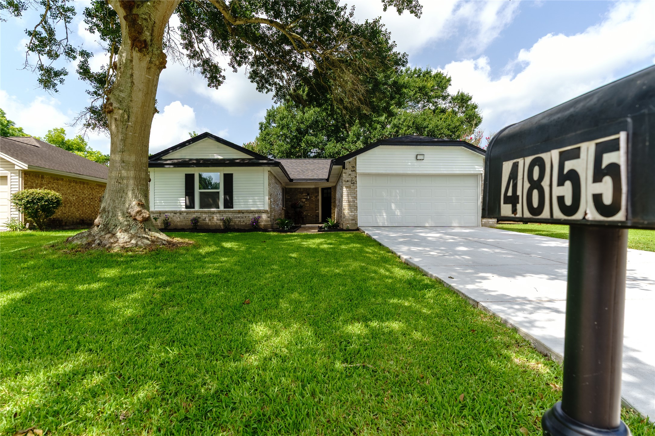 4855 Sulley Drive Property Photo 1