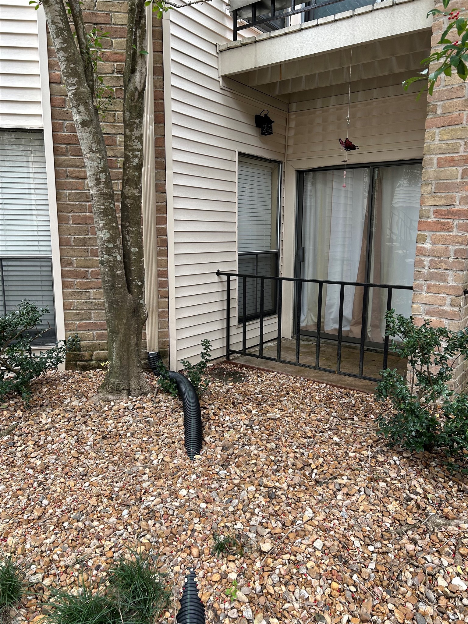 3745 Thistlemont Drive Property Photo 3