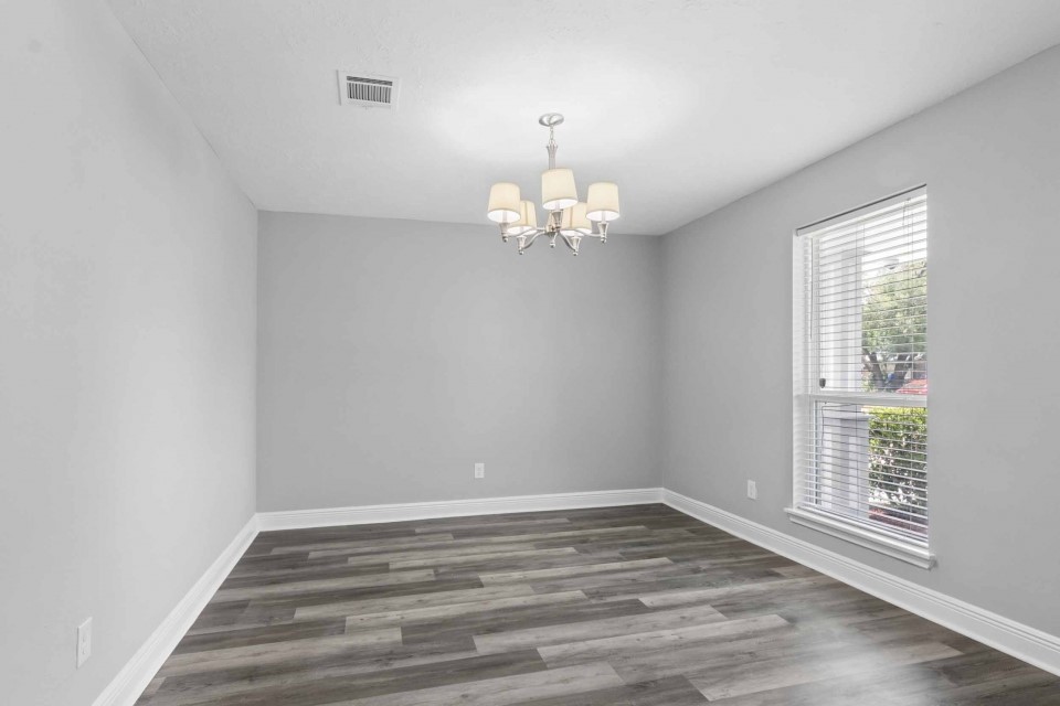 2407 Nelwood Drive Property Photo 3