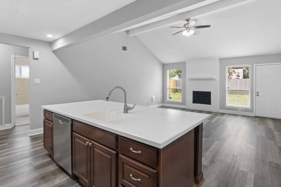2407 Nelwood Drive Property Photo 8