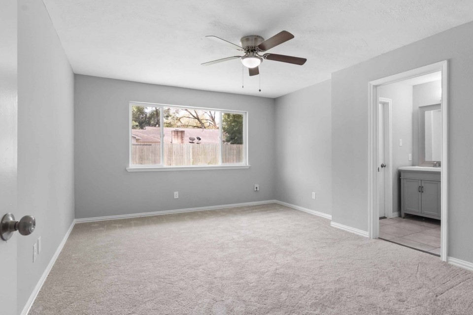 2407 Nelwood Drive Property Photo 9