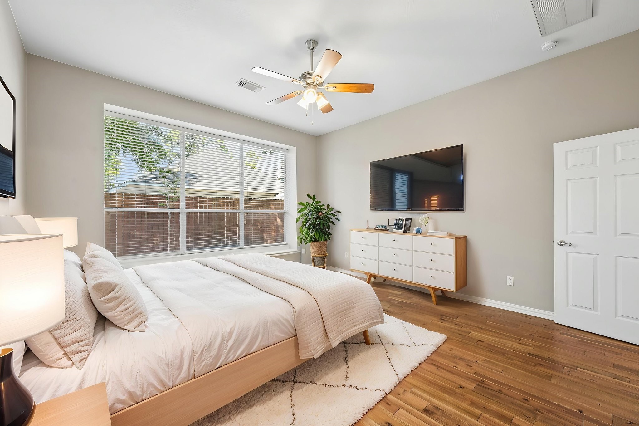 12911 Red Laurel Court Property Photo 4