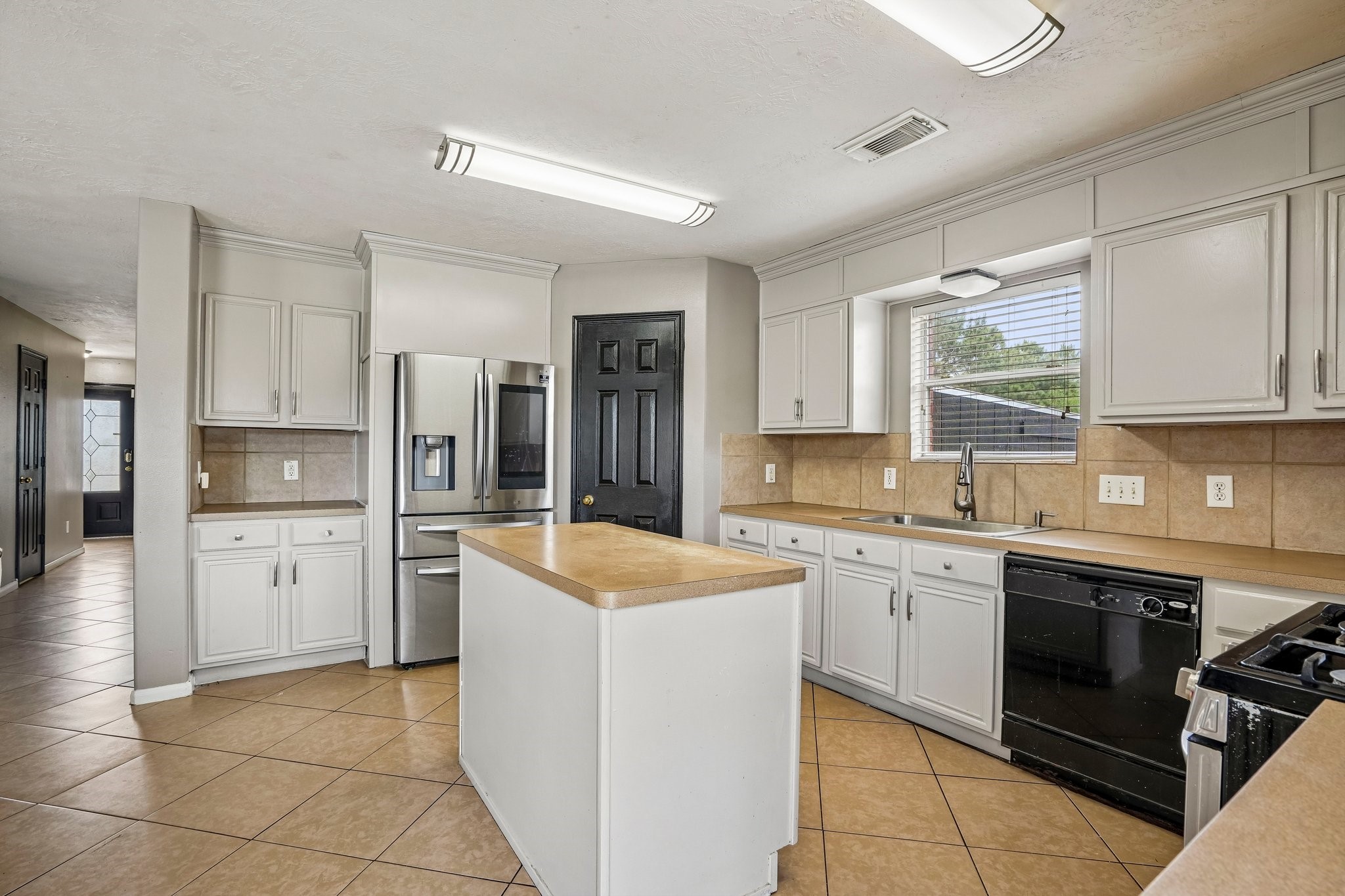 5119 Laurynnbrook Drive Property Photo 4