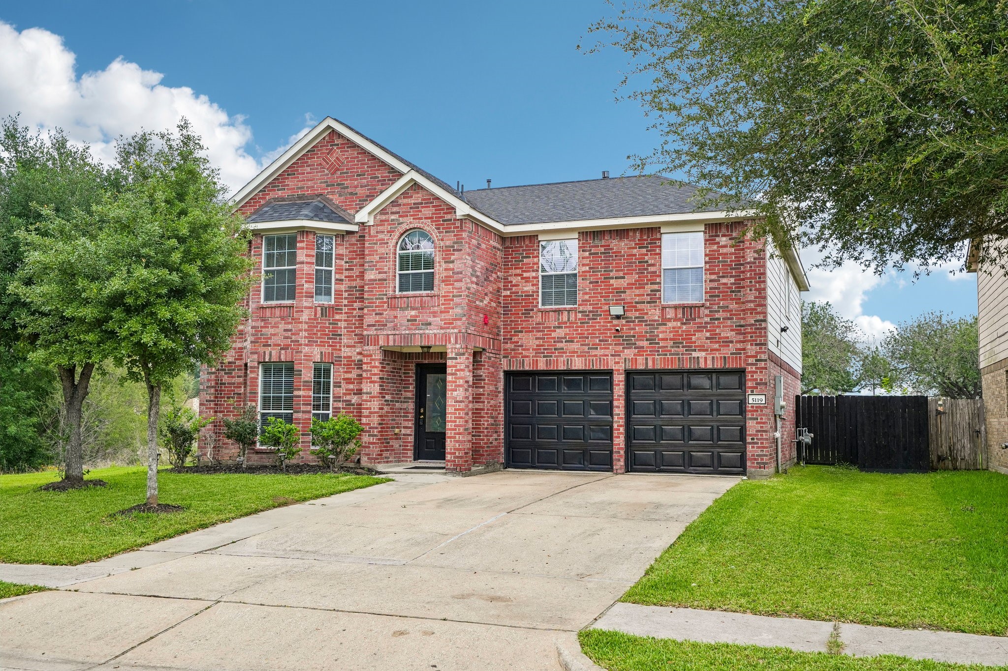 5119 Laurynnbrook Drive Property Photo 8