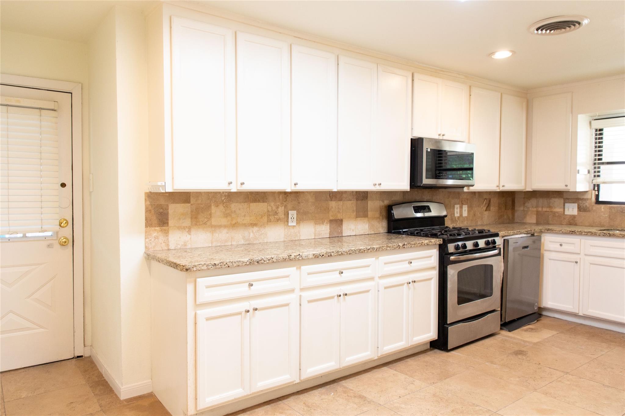 4114 Lemac Drive Property Photo 11