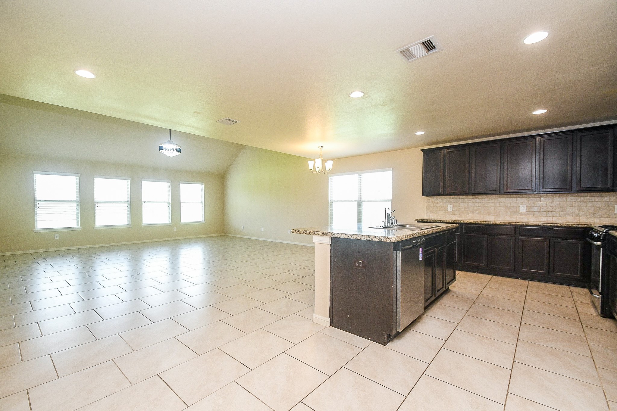 29251 Jacobs River Drive Property Photo 4