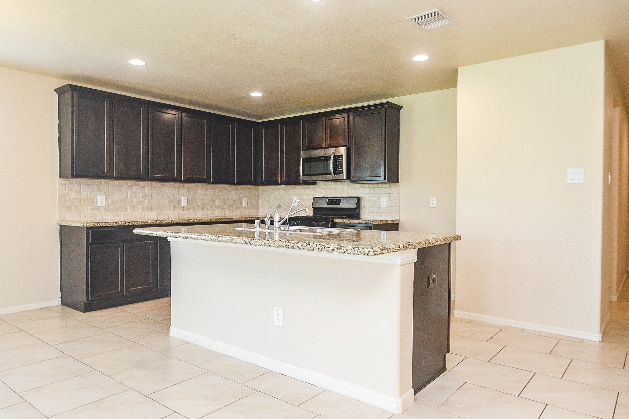 29251 Jacobs River Drive Property Photo 7