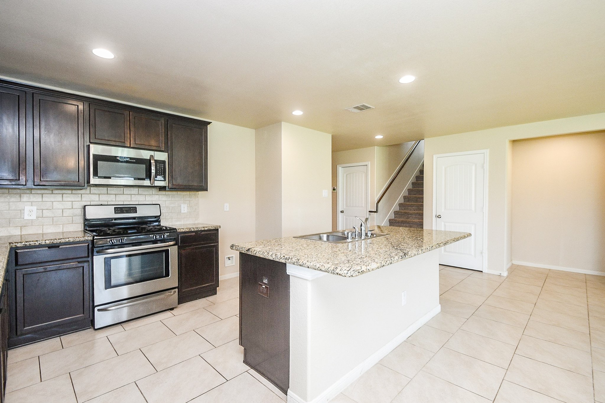 29251 Jacobs River Drive Property Photo 8