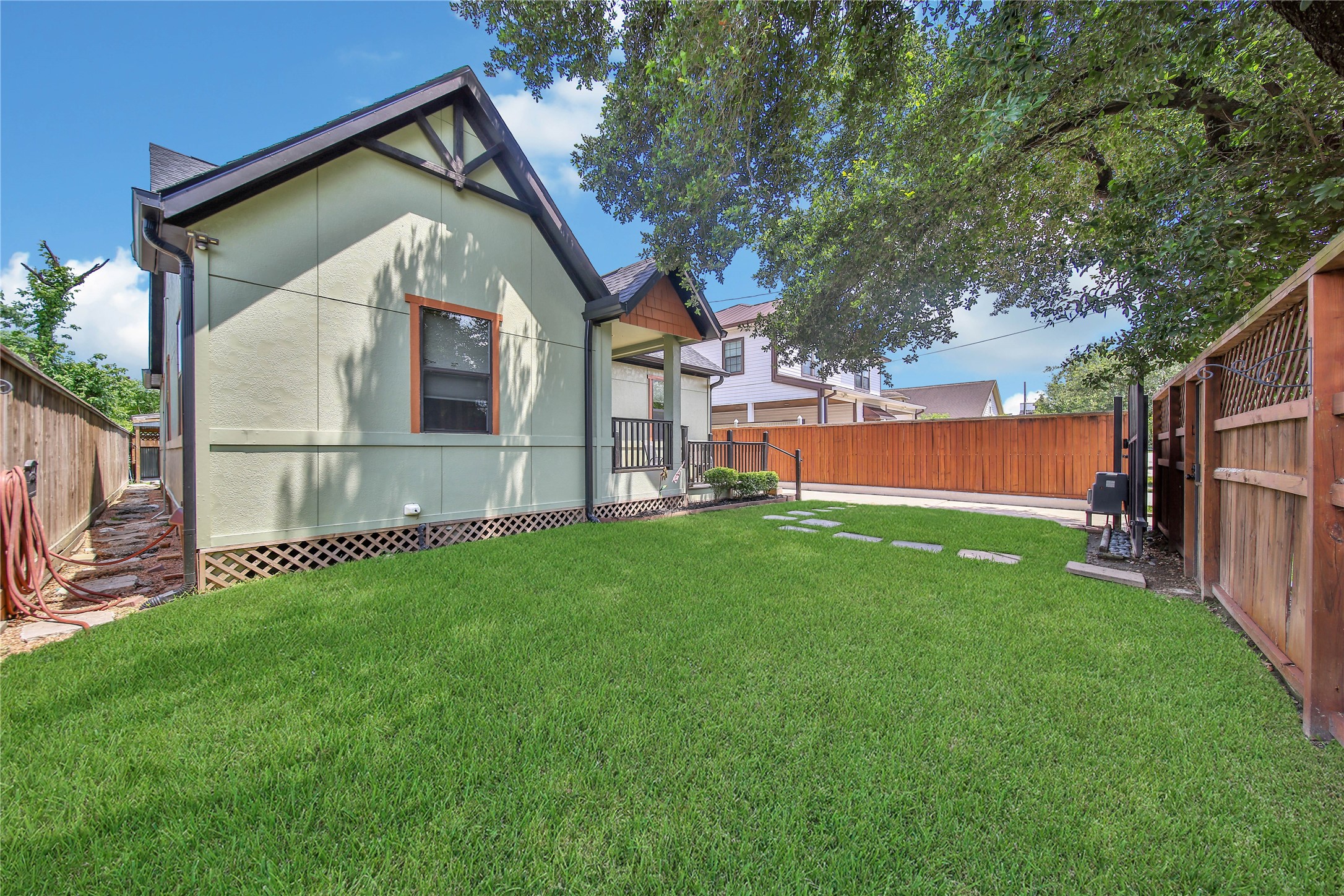 2314 Carr Street Property Photo 5