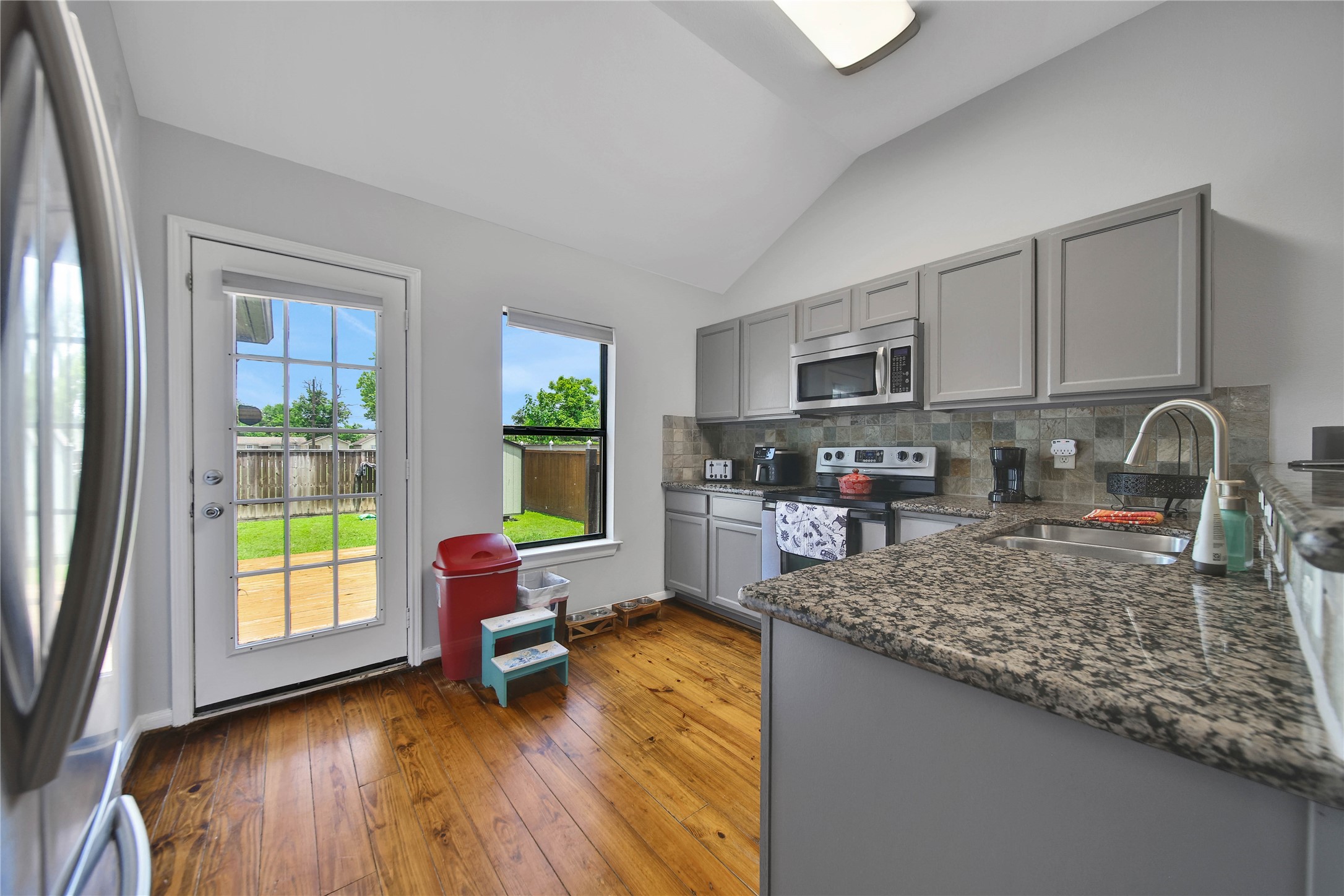 2314 Carr Street Property Photo 9