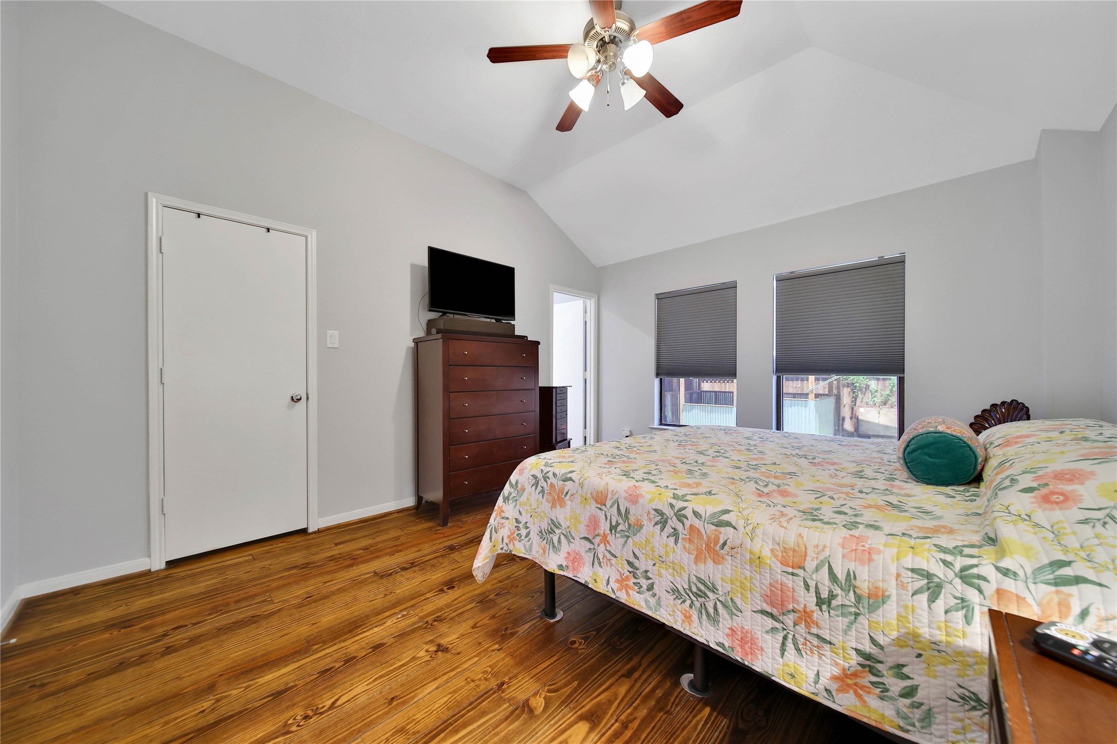 2314 Carr Street Property Photo 13