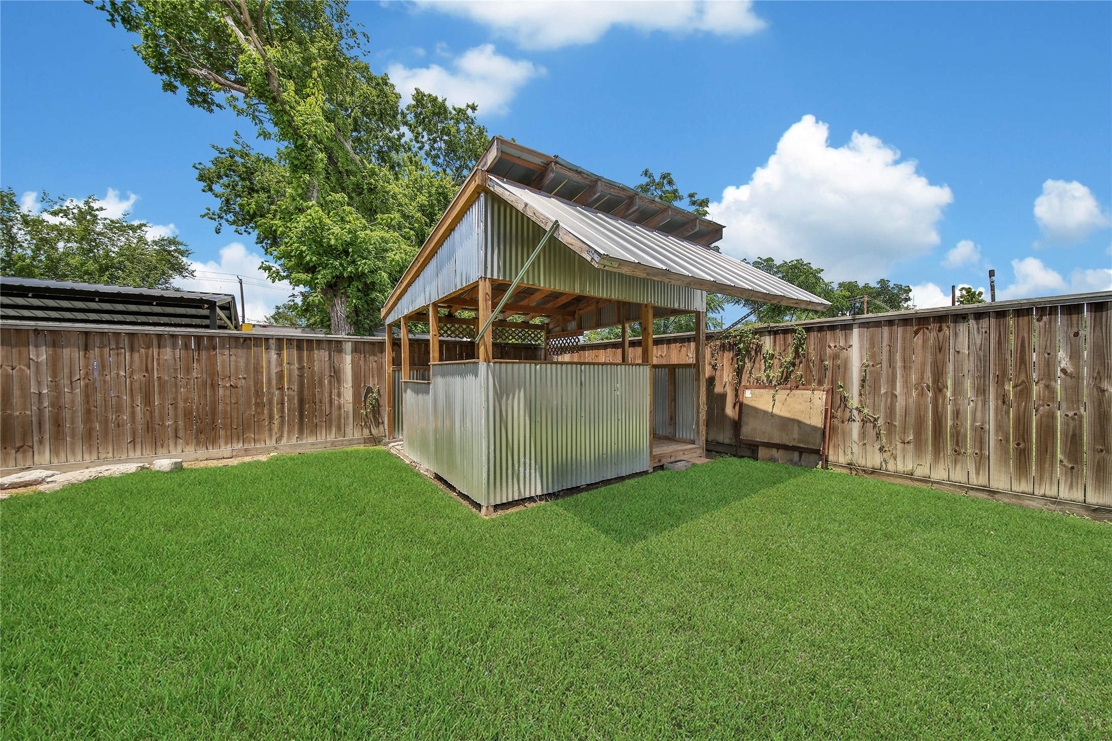 2314 Carr Street Property Photo 21