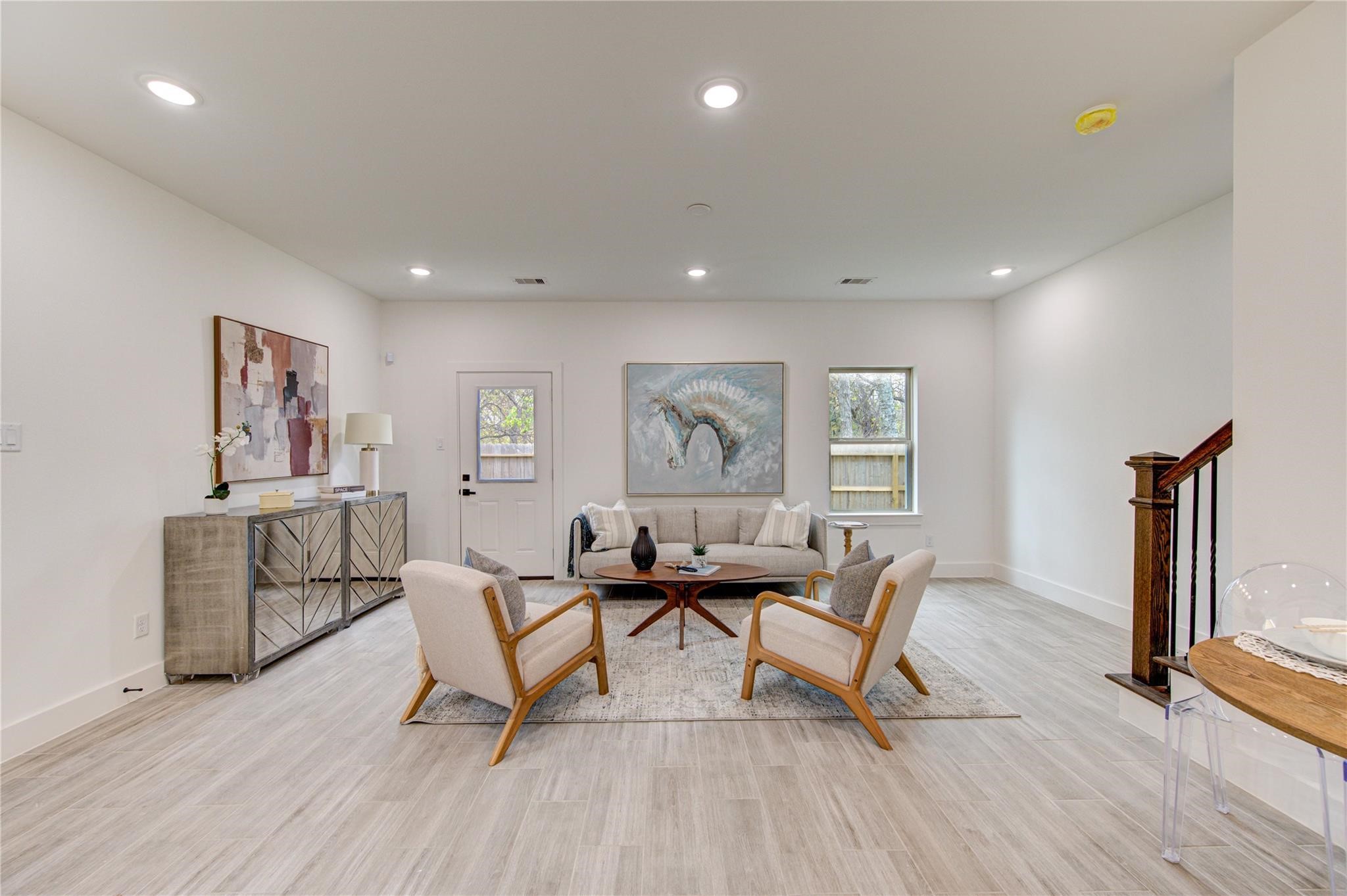 2015 B Brackenridge Street Property Photo 3