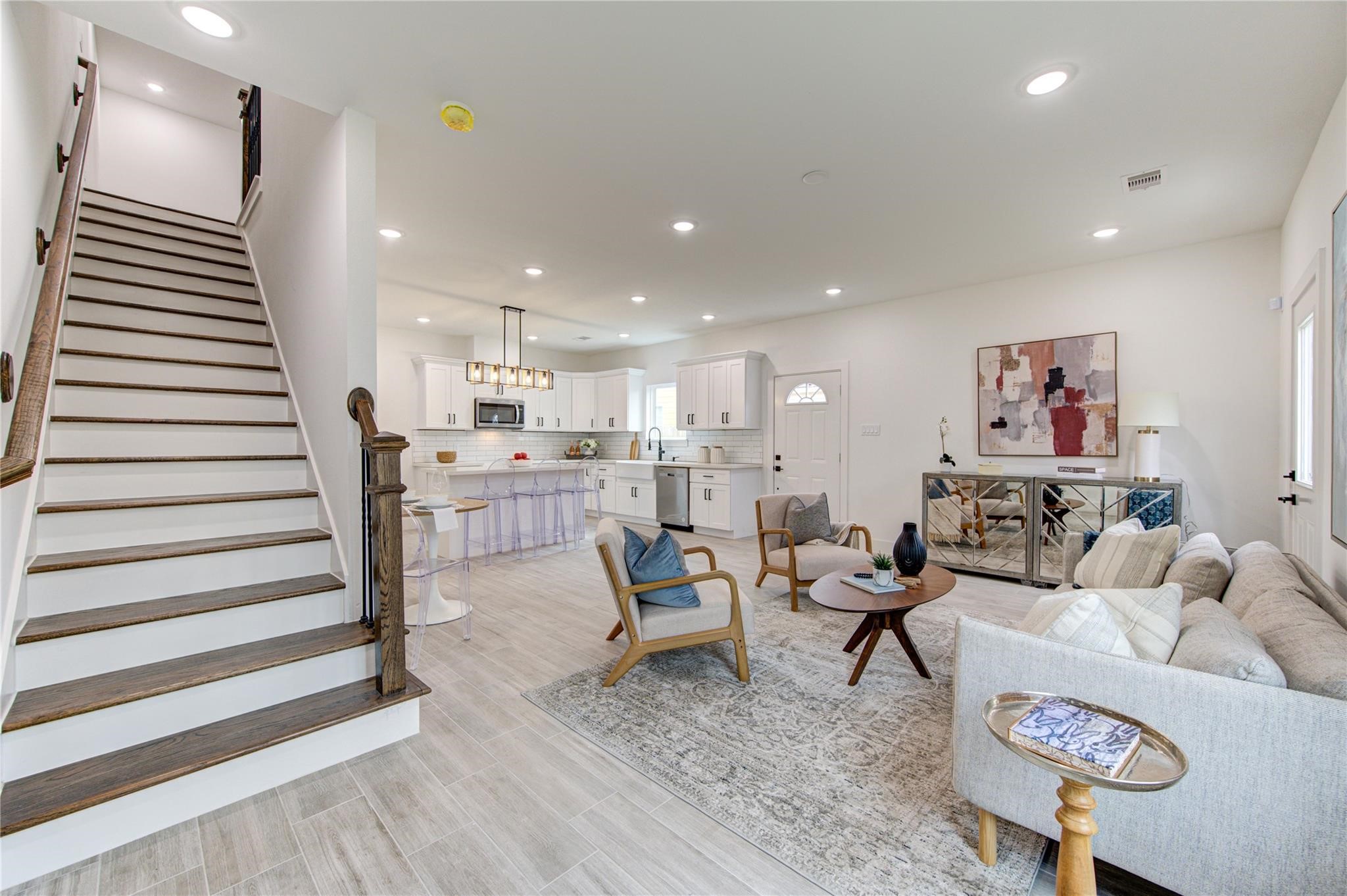 2015 B Brackenridge Street Property Photo 8