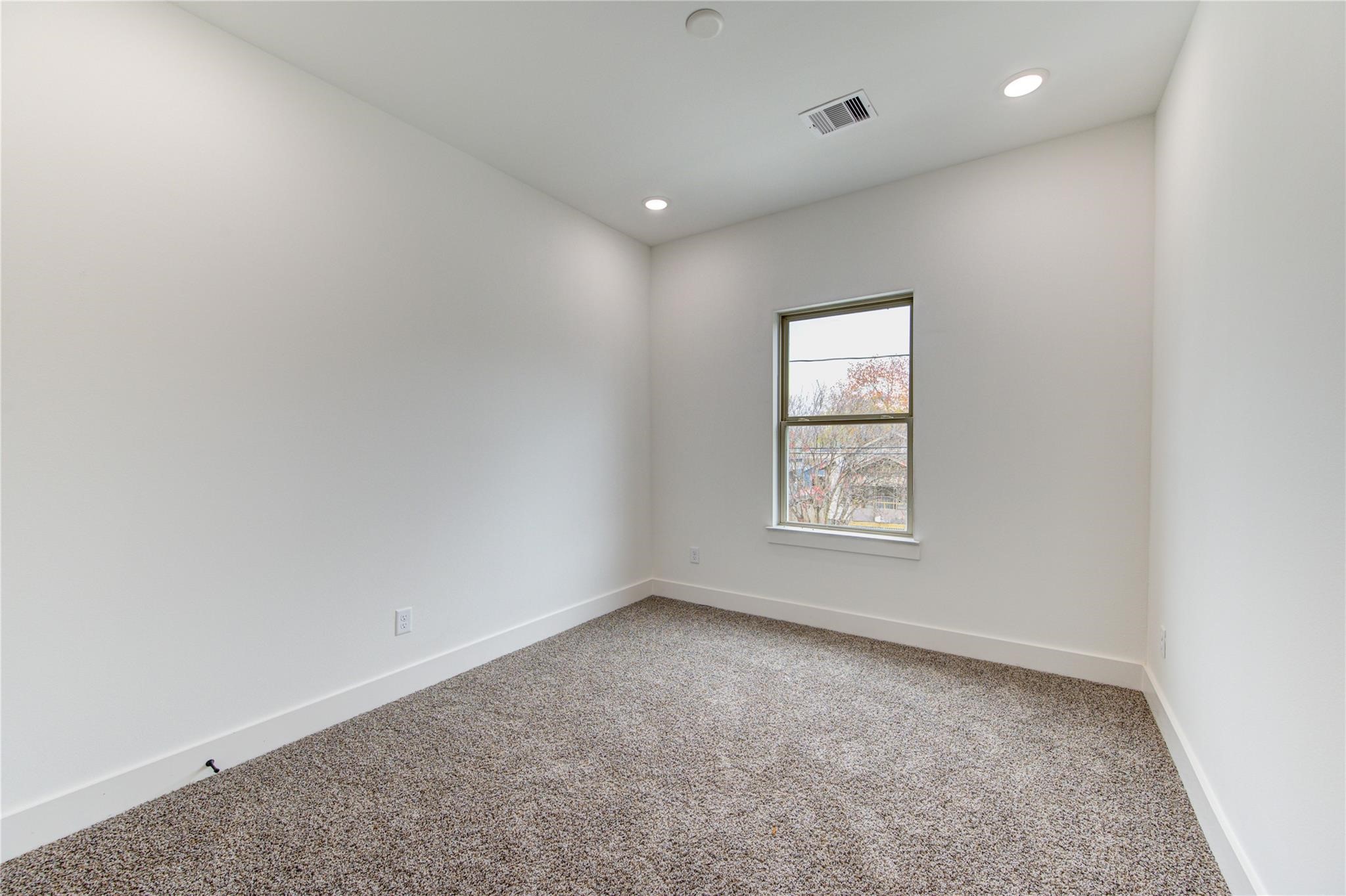 2015 B Brackenridge Street Property Photo 15