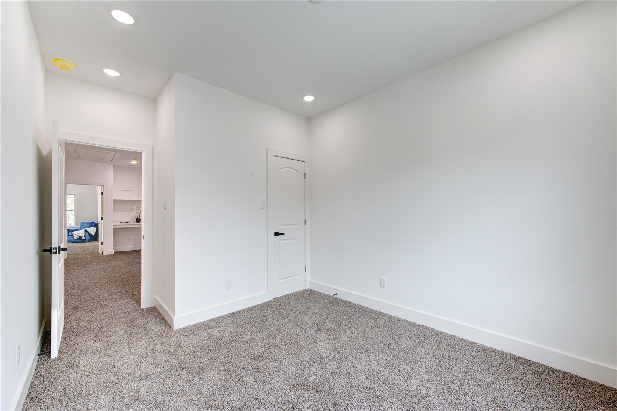 2015 B Brackenridge Street Property Photo 16