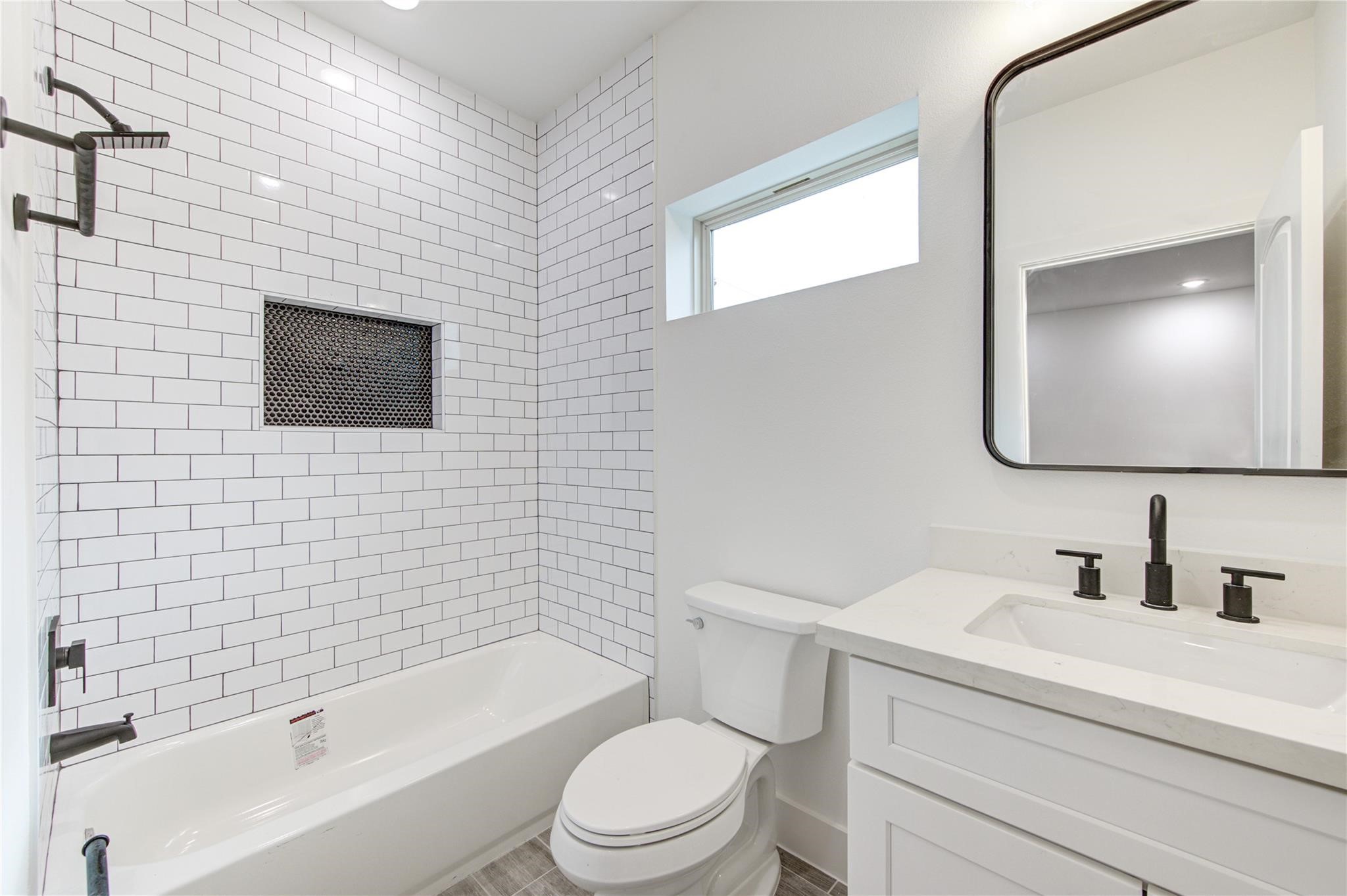 2015 B Brackenridge Street Property Photo 17