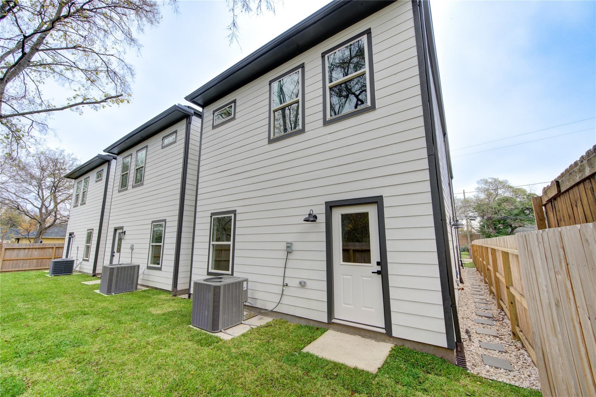 2015 B Brackenridge Street Property Photo 23
