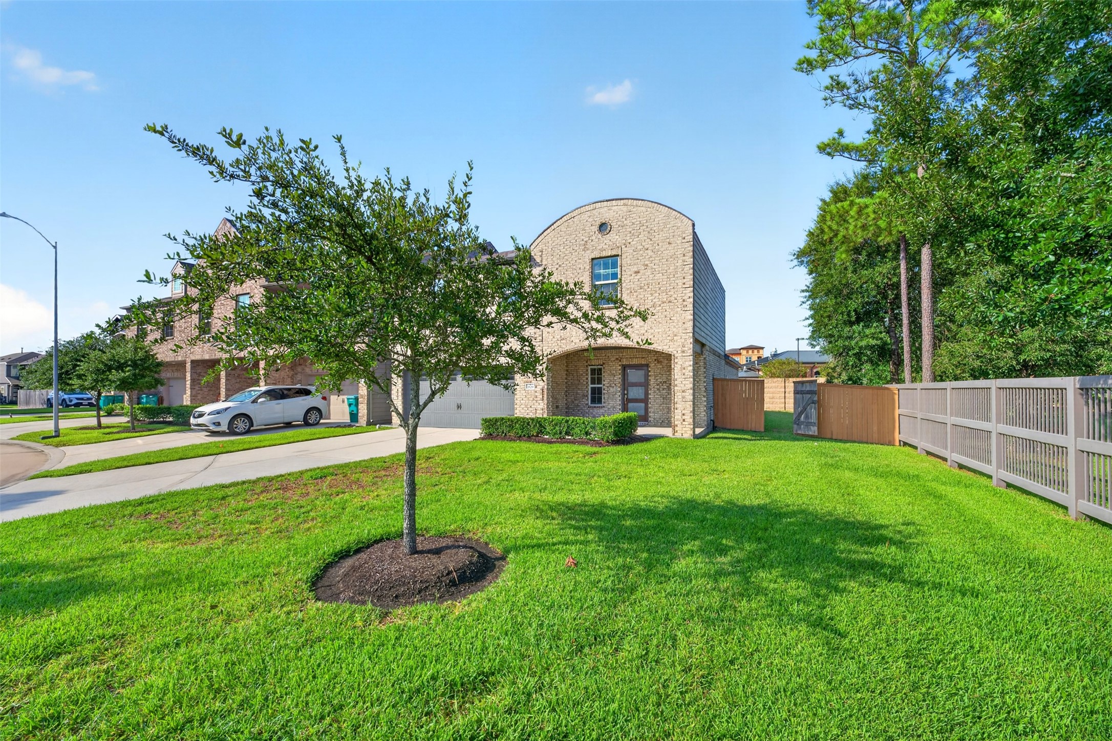 2129 Solstice Boulevard Property Photo 3