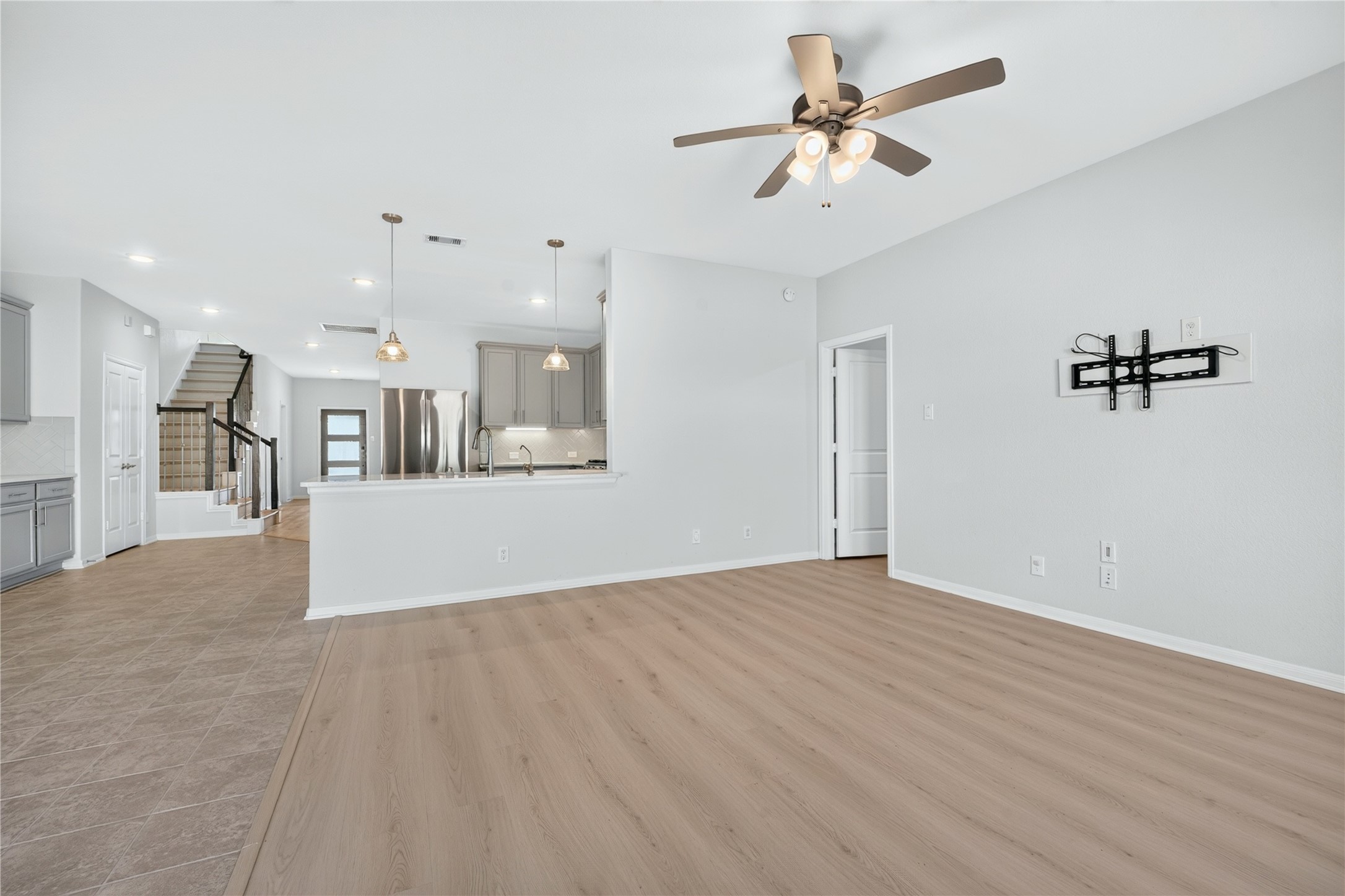 2129 Solstice Boulevard Property Photo 6