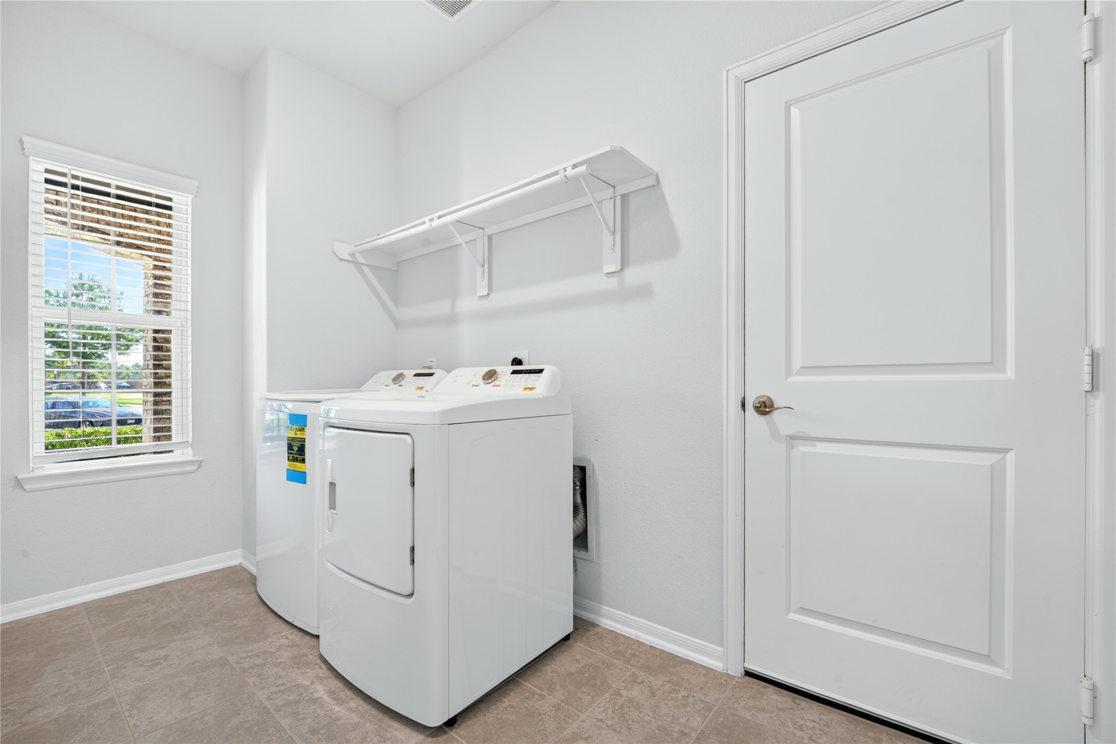 2129 Solstice Boulevard Property Photo 16