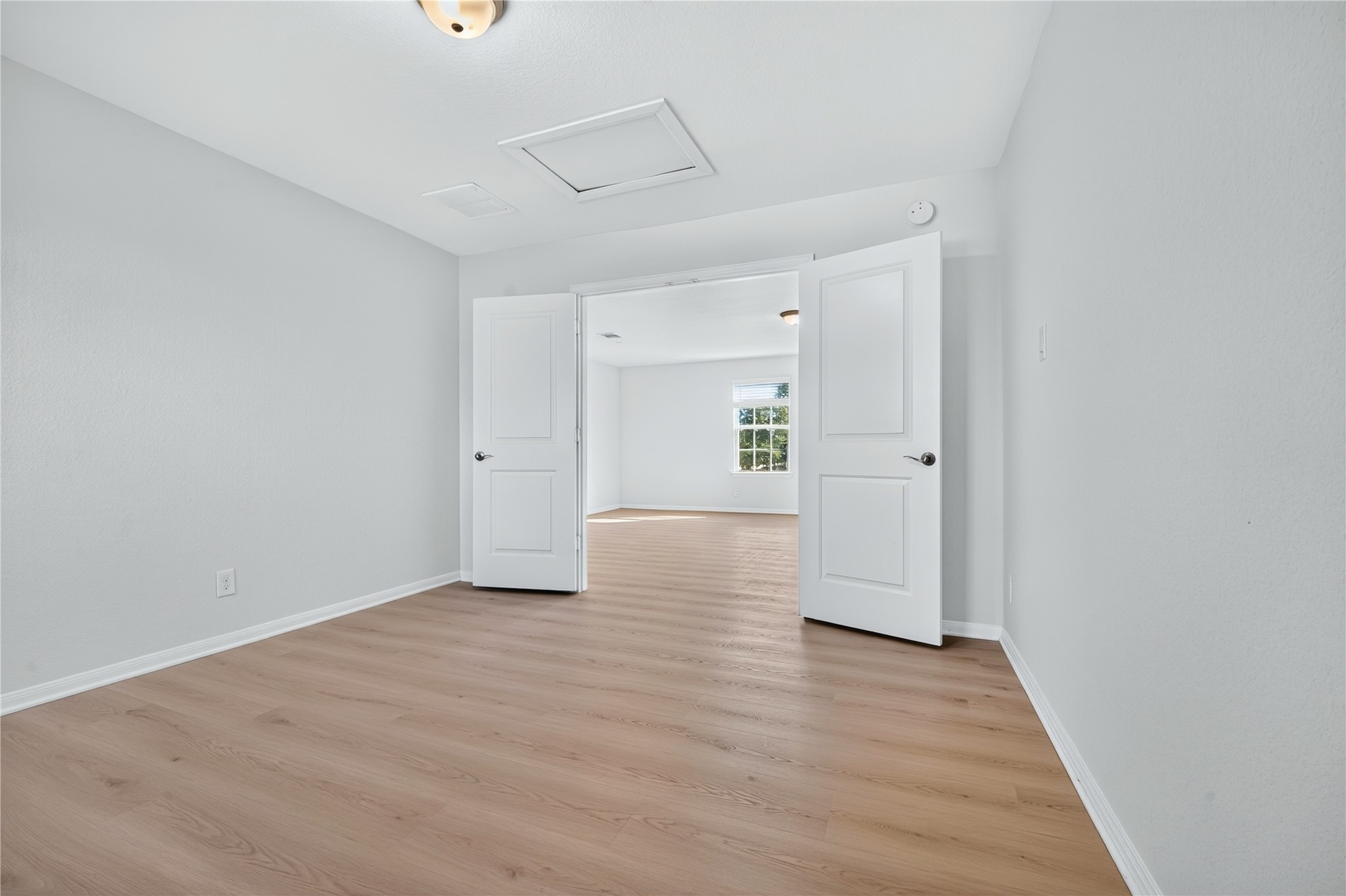 2129 Solstice Boulevard Property Photo 24