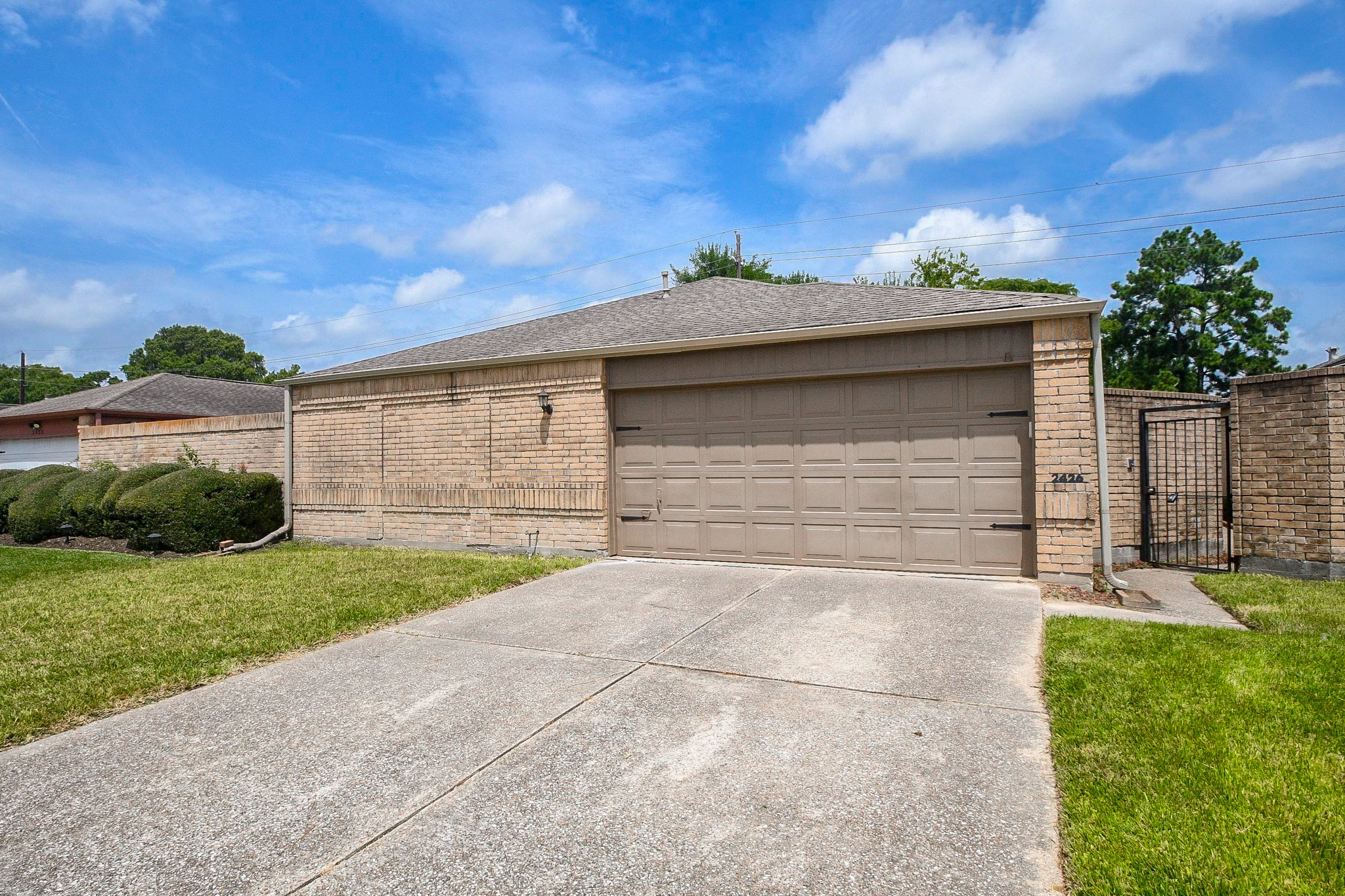 2426 Colton Hollow Drive Property Photo 4