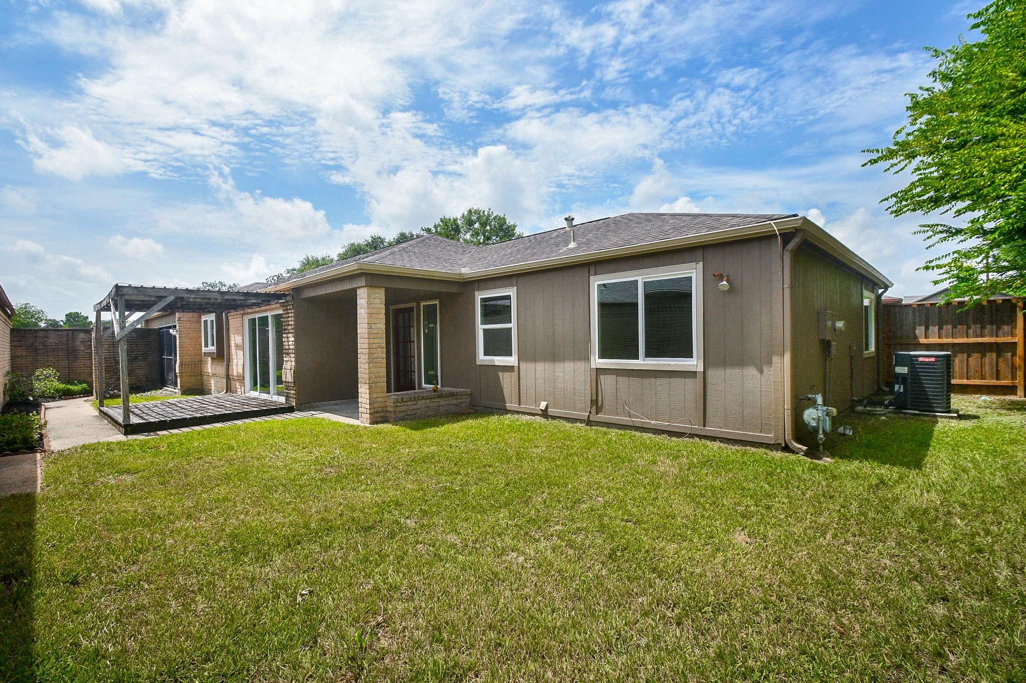 2426 Colton Hollow Drive Property Photo 9