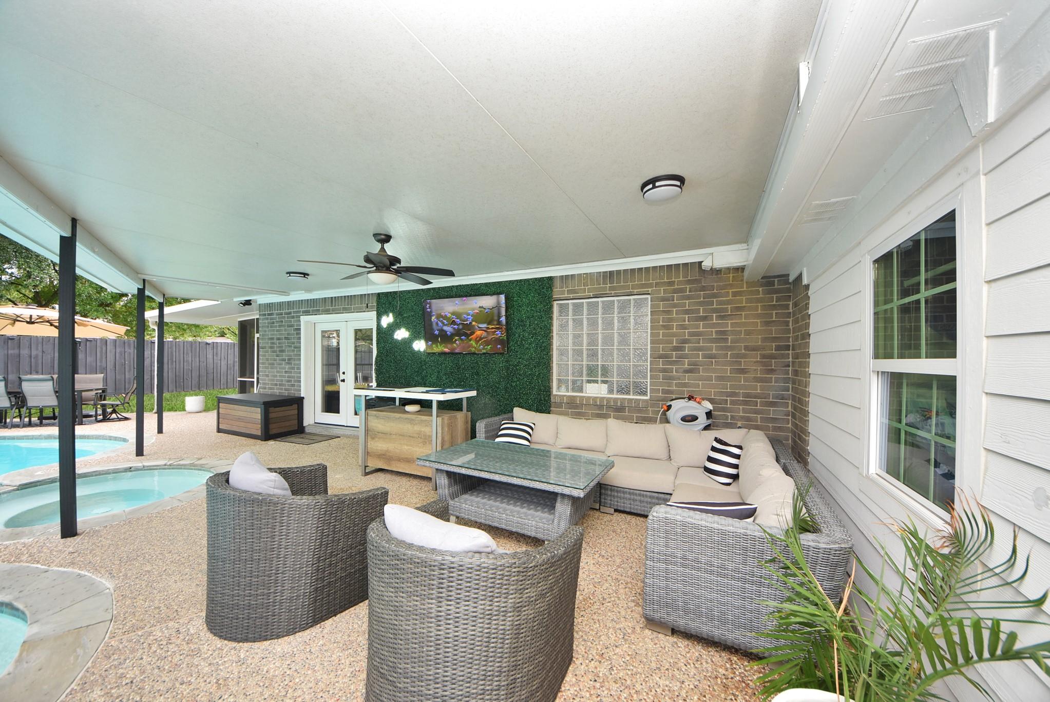 6923 Crystal Point Drive Property Photo 7